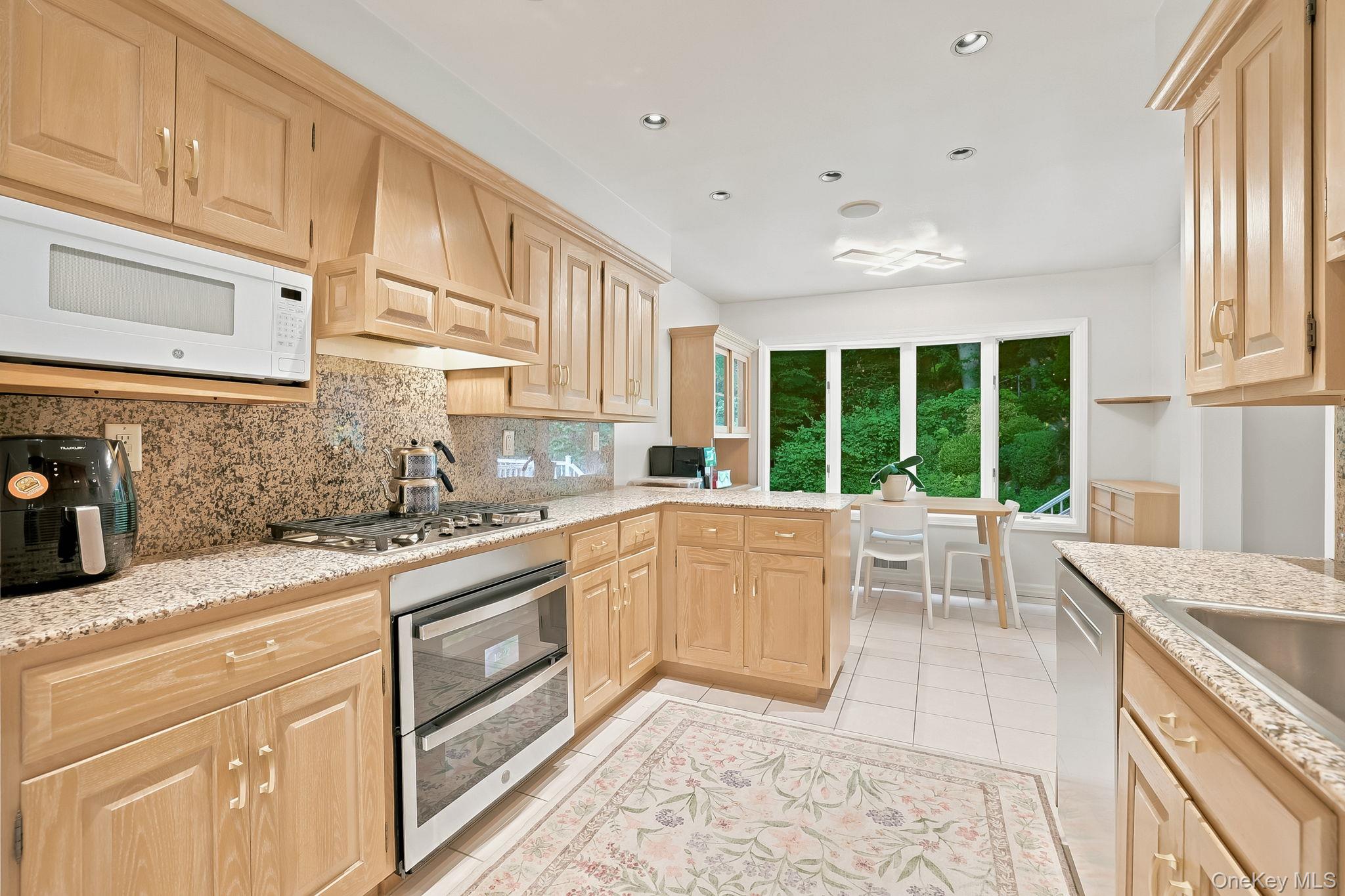 80 Hickory Hill Drive Property Photo 12