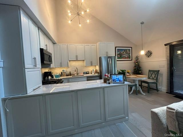 5 Lakeview Terrace Property Photo 3