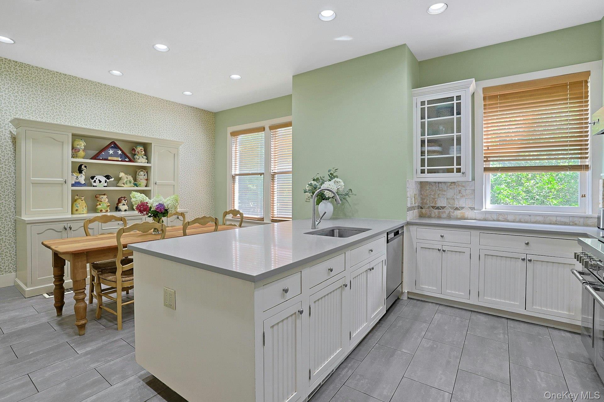 215 Soundview Avenue Property Photo 16