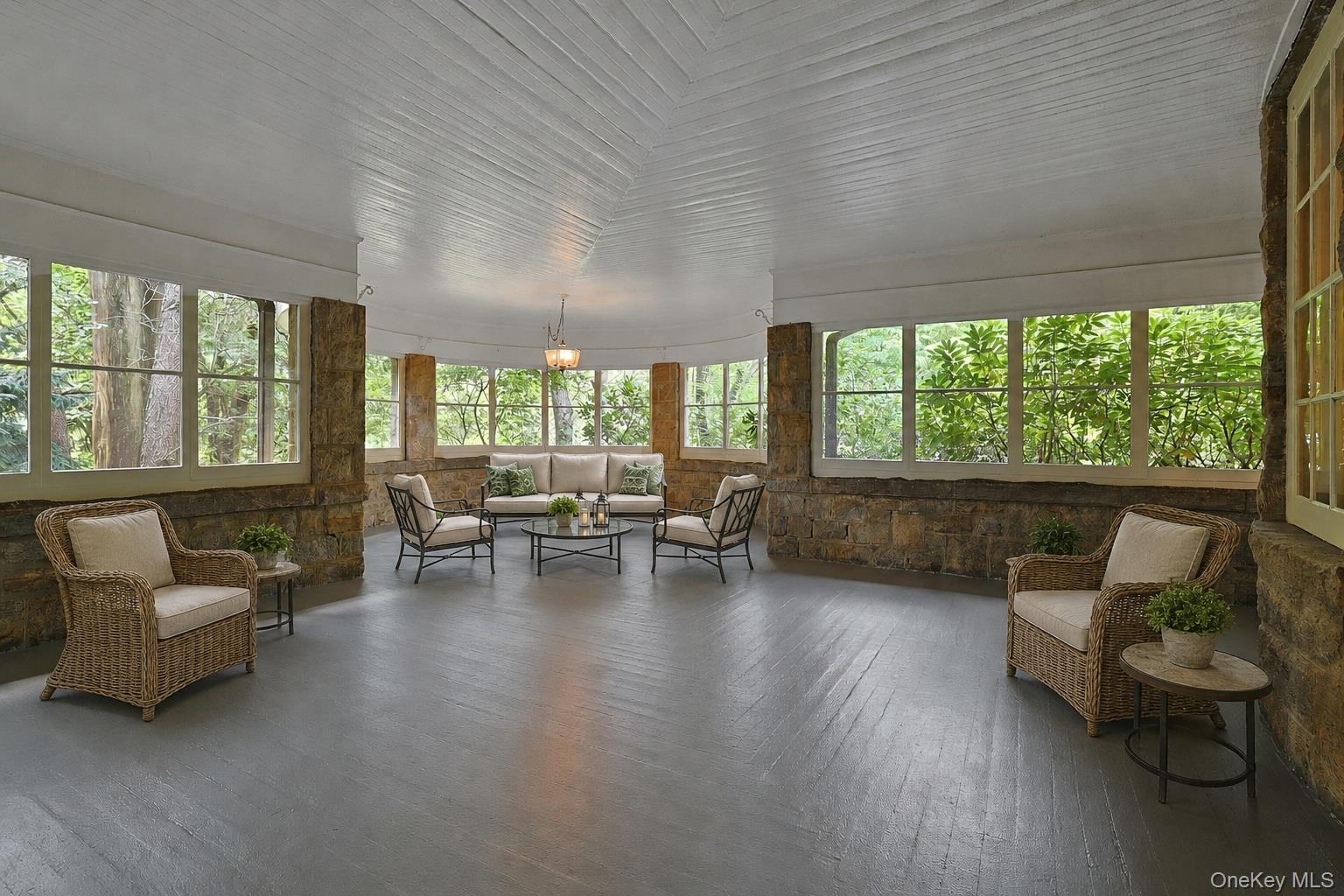 215 Soundview Avenue Property Photo 39