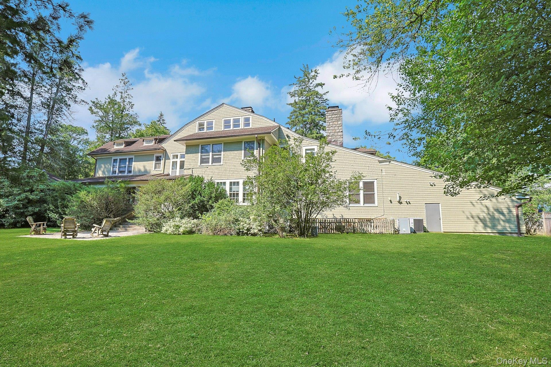 215 Soundview Avenue Property Photo 41