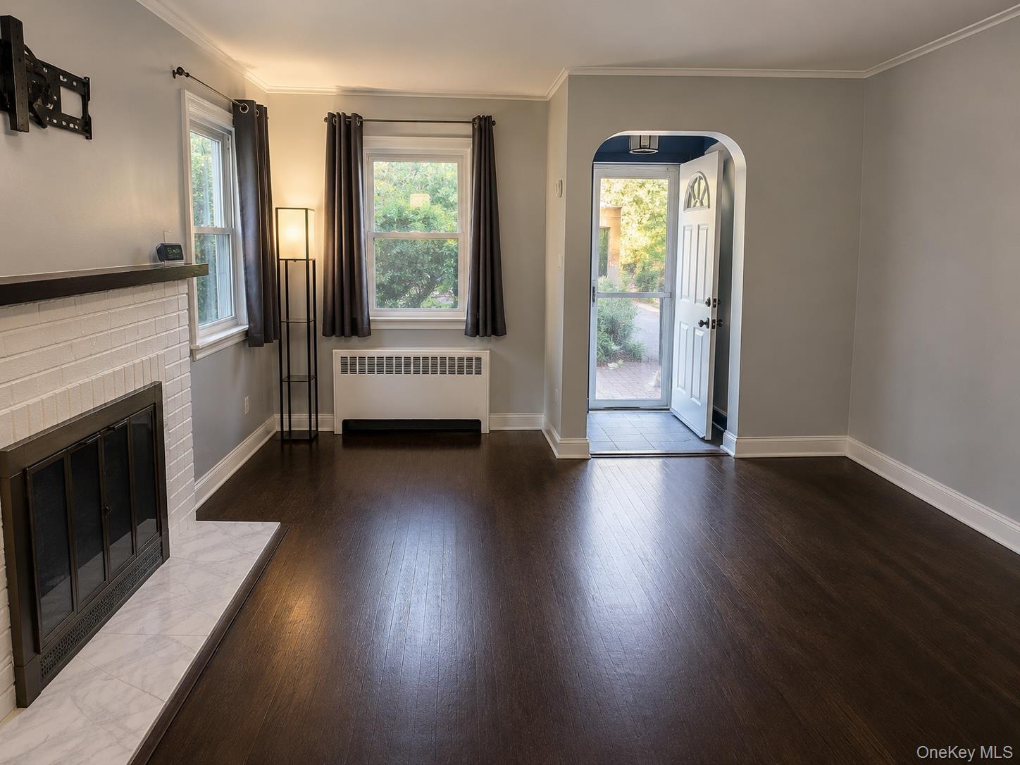 187 Perry Street Property Photo 4