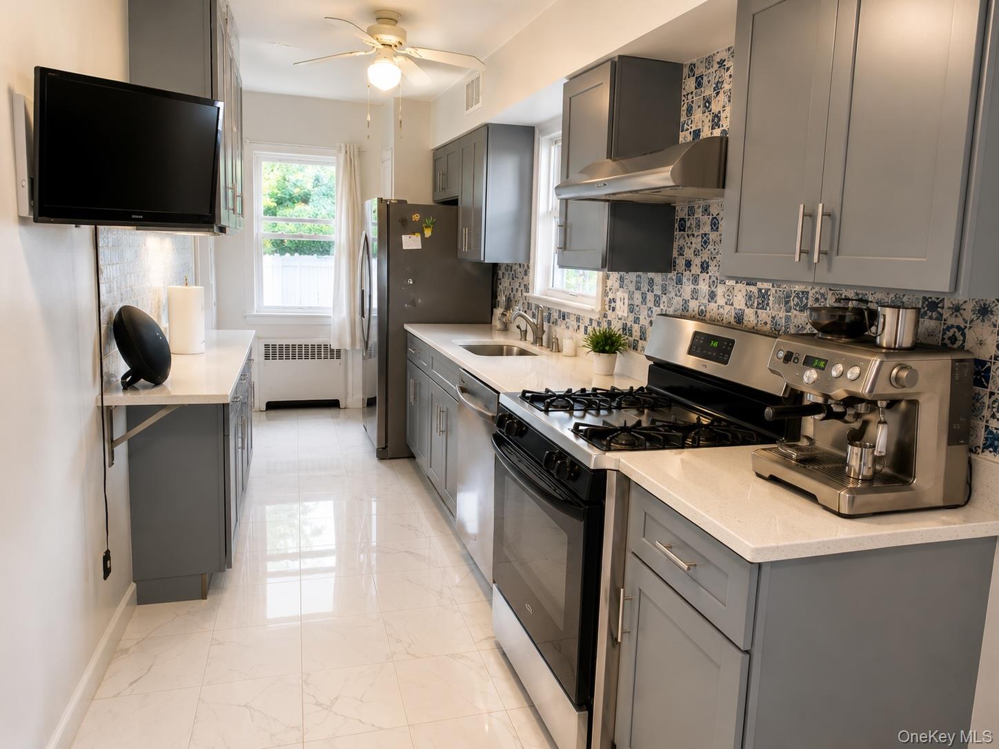 187 Perry Street Property Photo 8