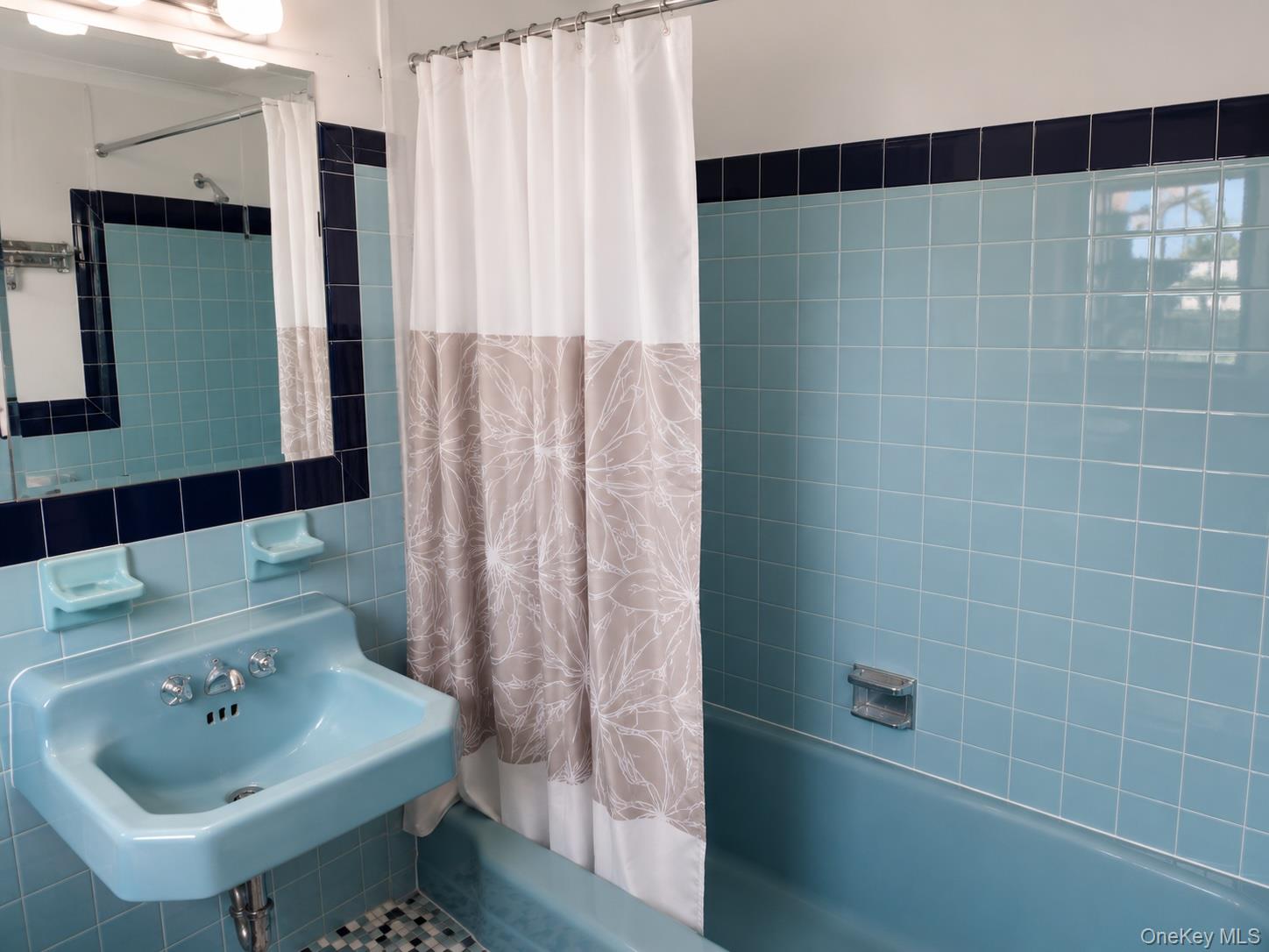 187 Perry Street Property Photo 11
