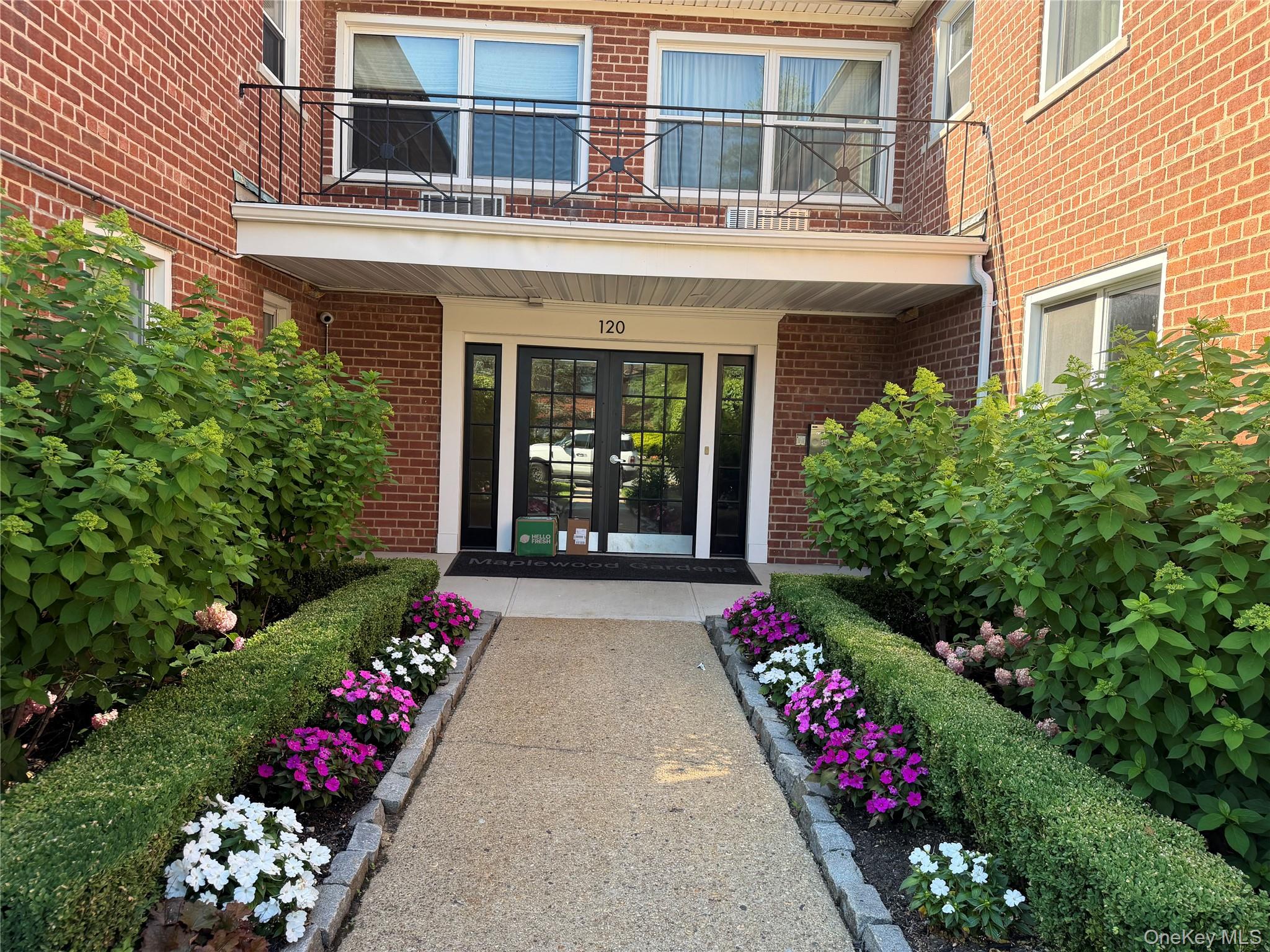 120 S Park Avenue 1-D Property Photo 1