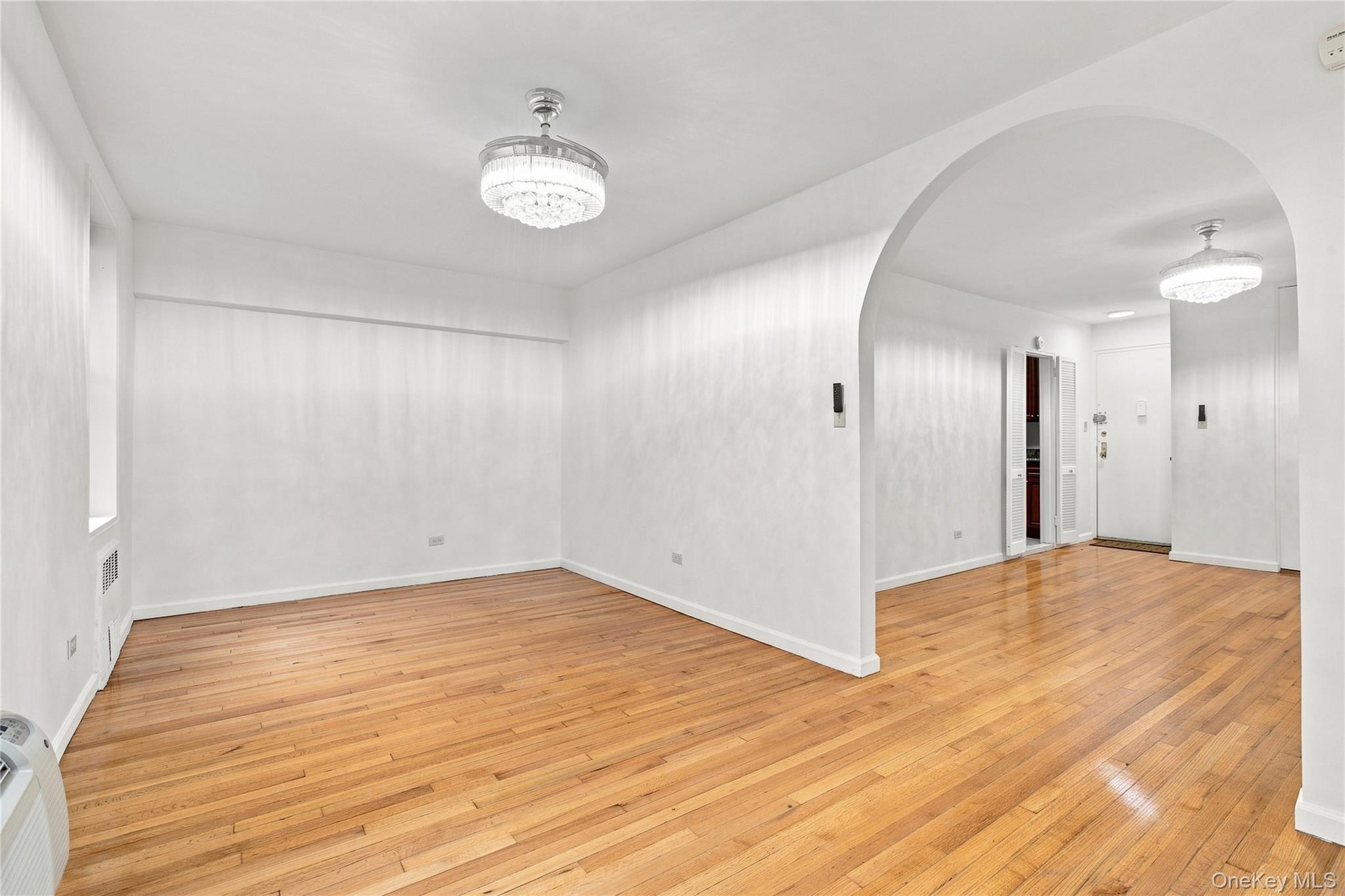 665 Thwaites Place 3a Property Photo 7