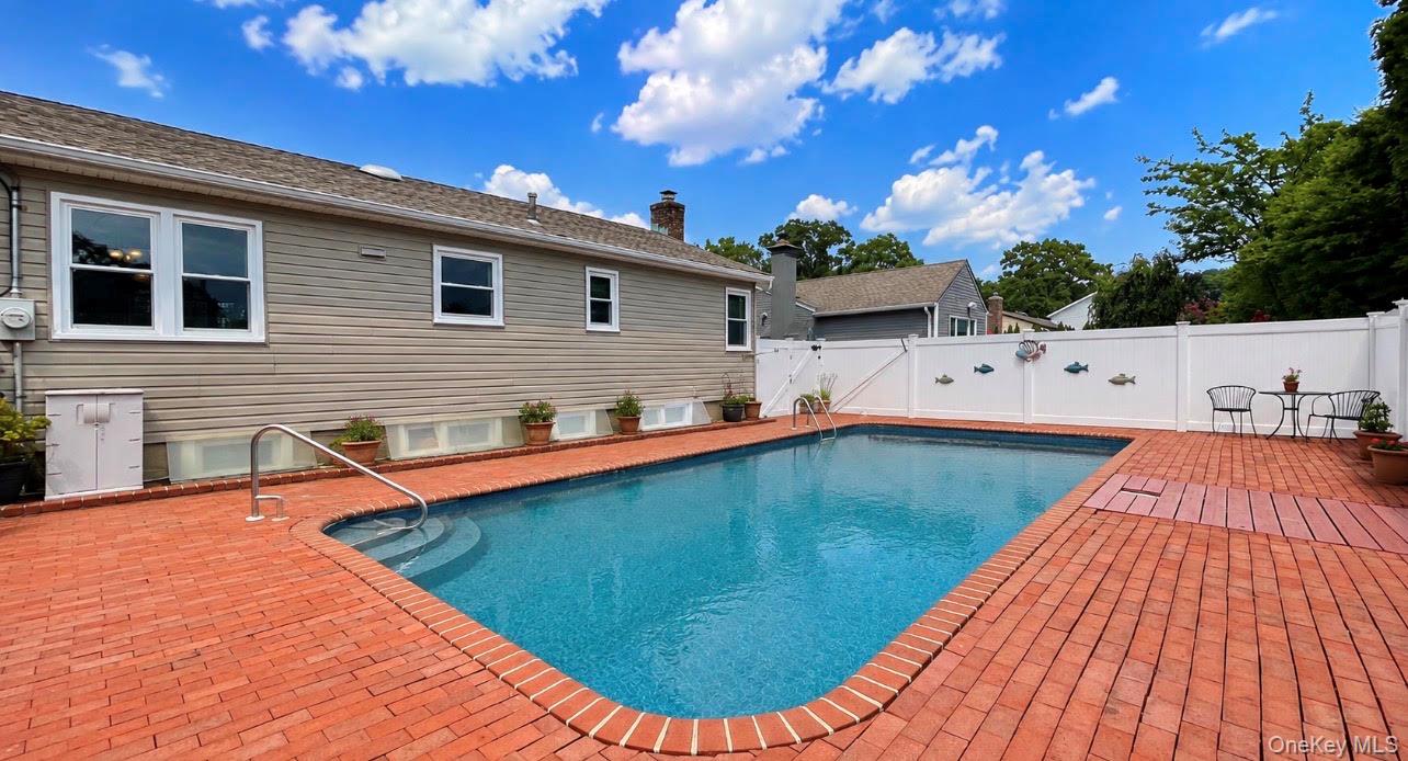 32 Taylor Drive Property Photo 4