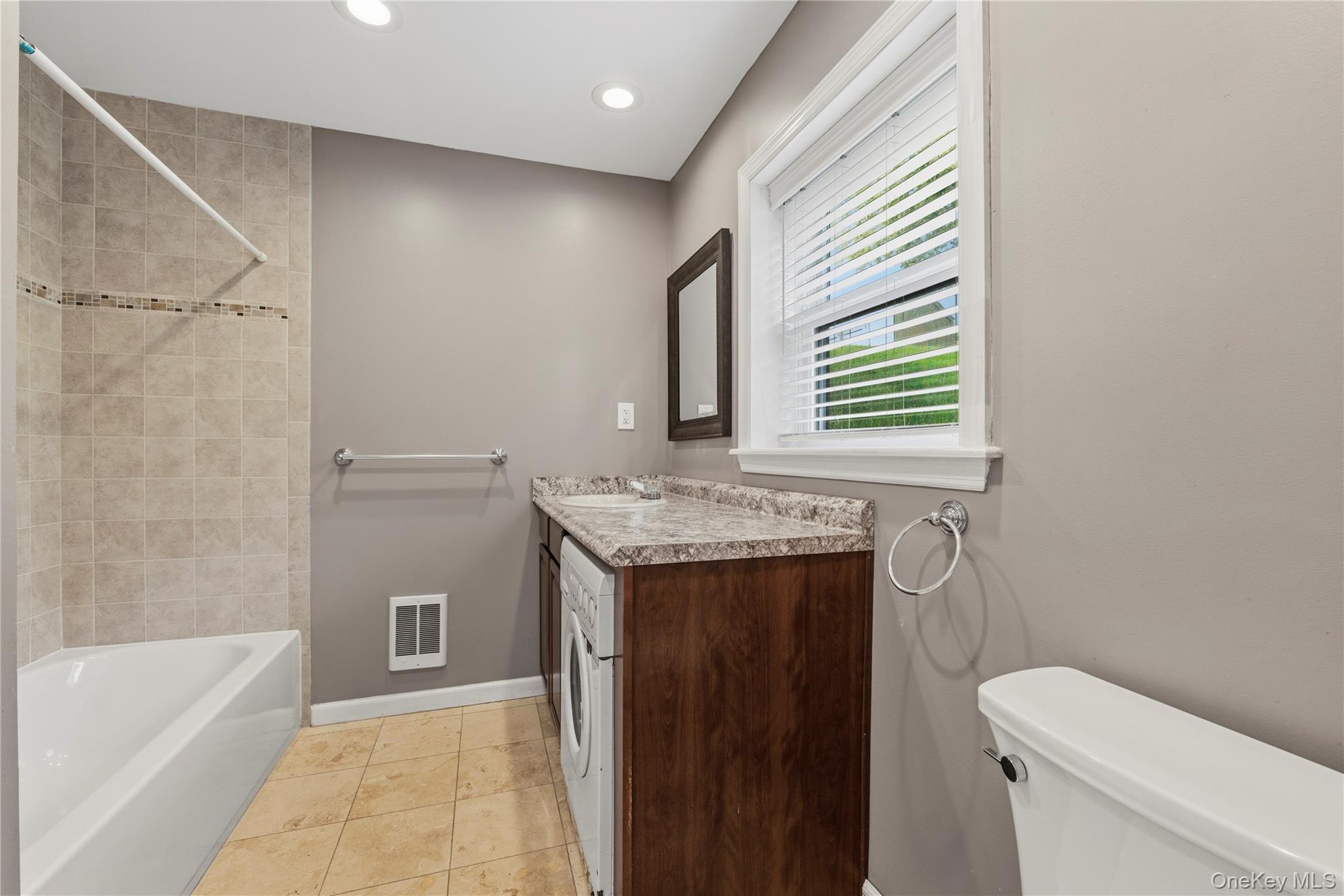 3 Hampton Court B Property Photo 19