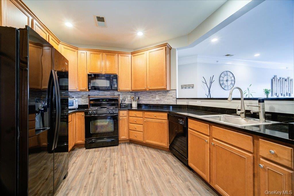 416 Saratoga Lane Property Photo 10