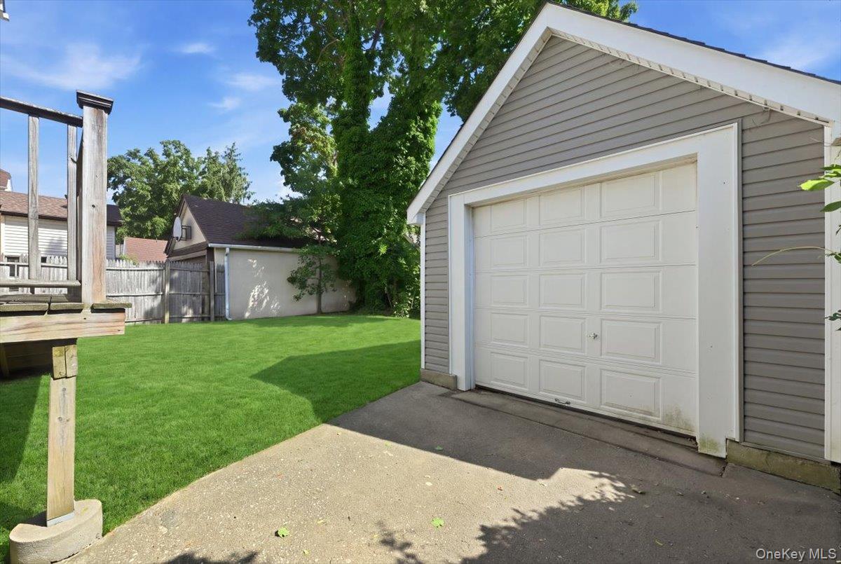 243 Spruce Street Property Photo 31