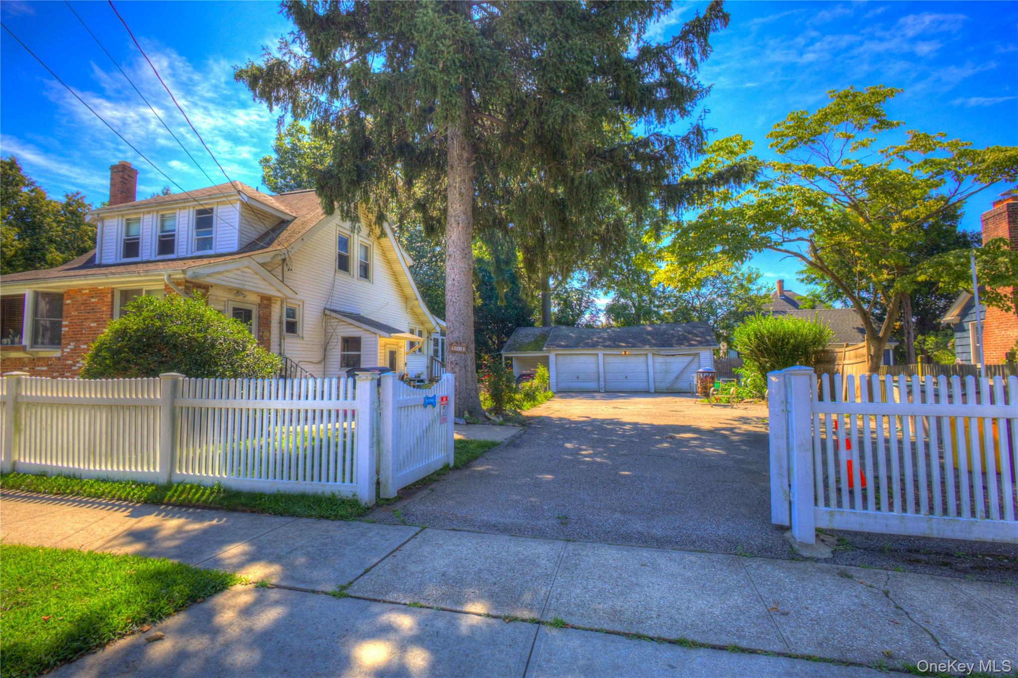 81 Notre Dame Avenue Property Photo 1