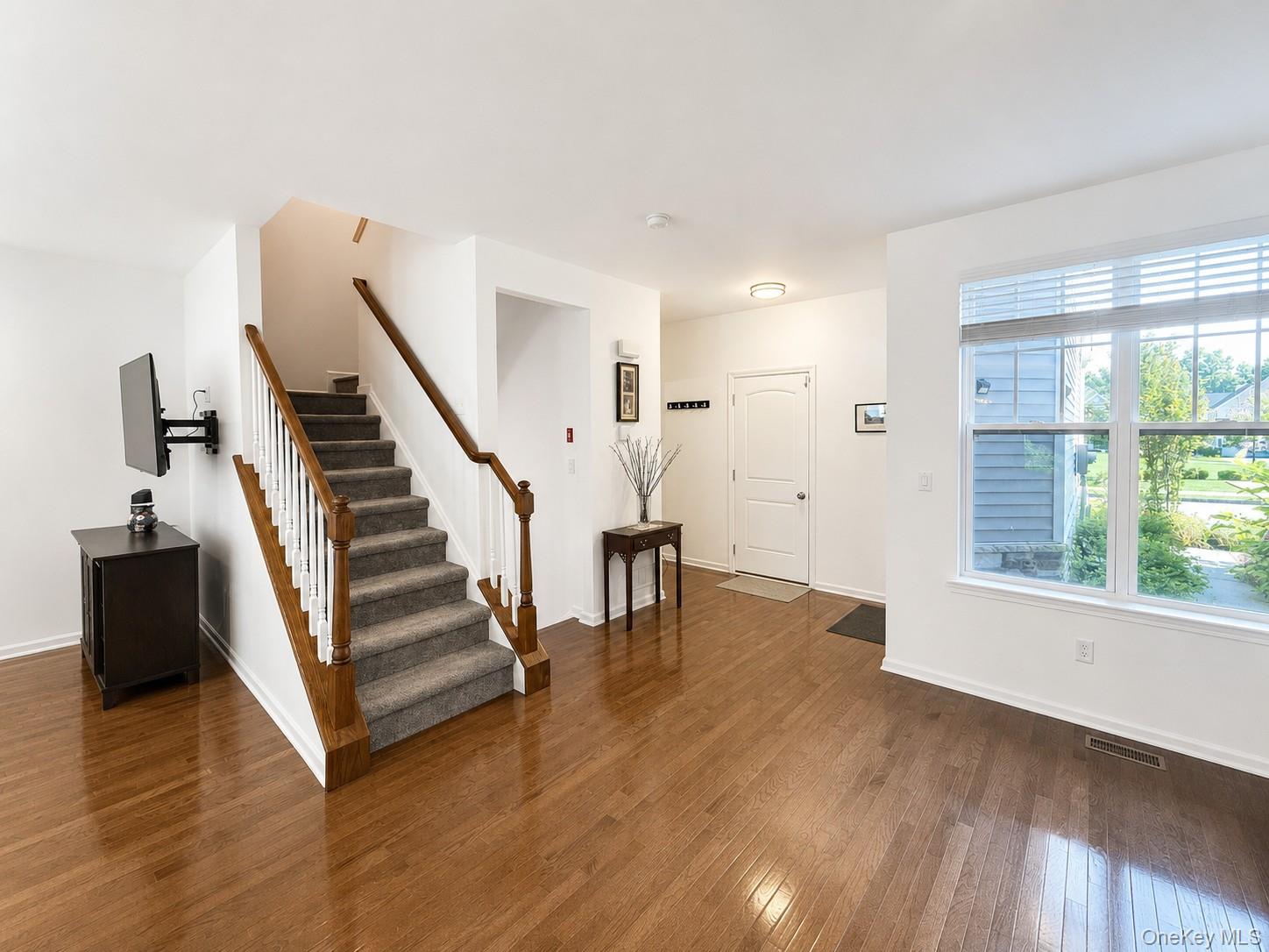 37 Lindentree Lane Property Photo 8