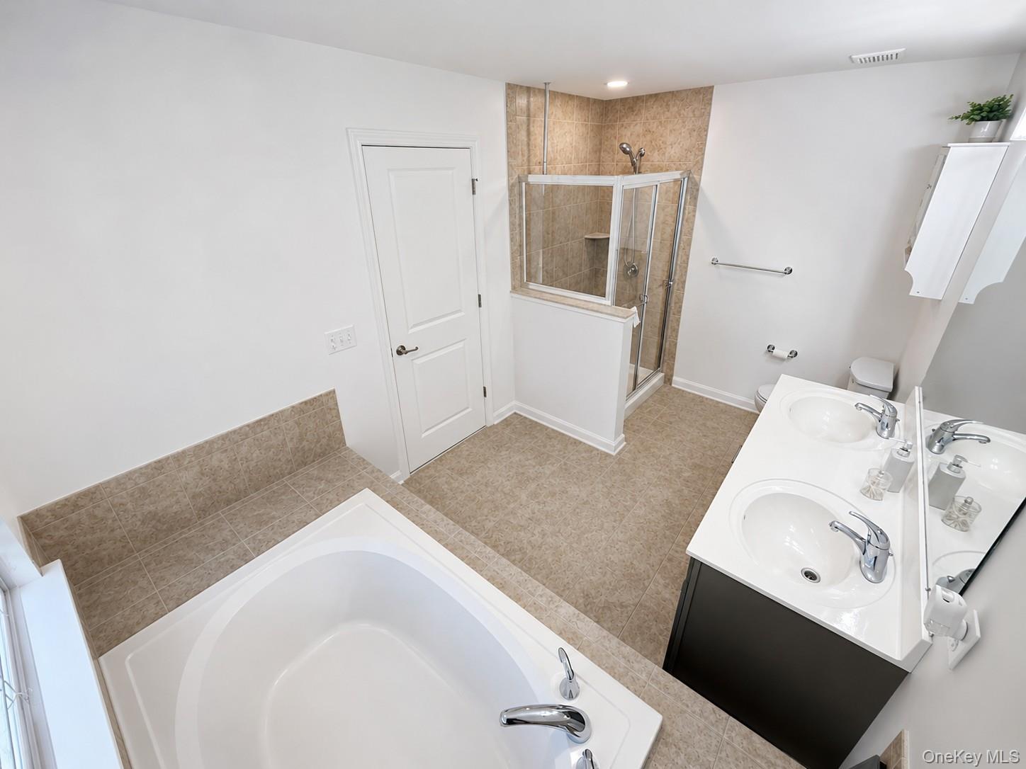 37 Lindentree Lane Property Photo 33
