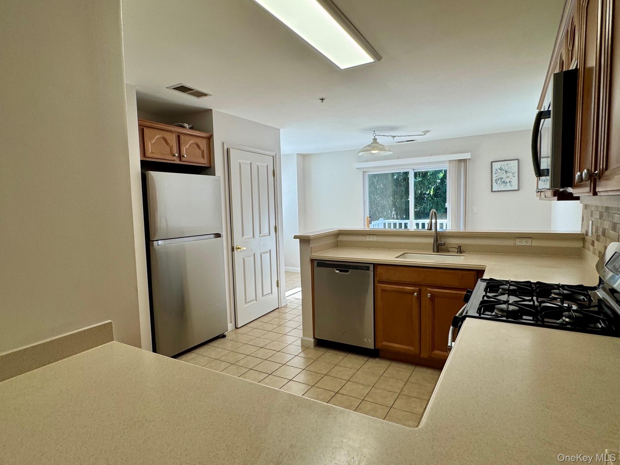 25 Fairways Drive 5 Property Photo 8