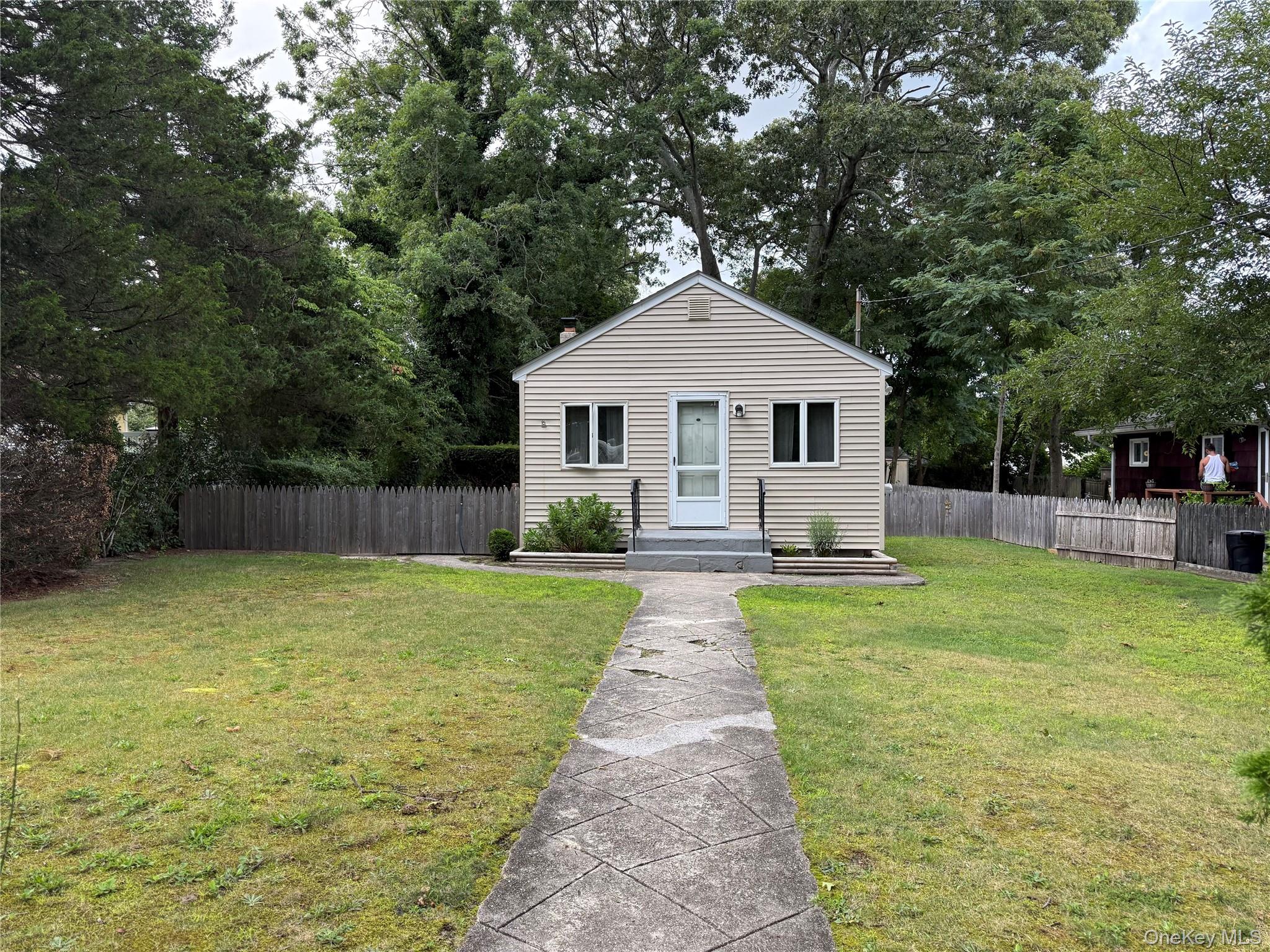 29 Maplewood Avenue Property Photo 3