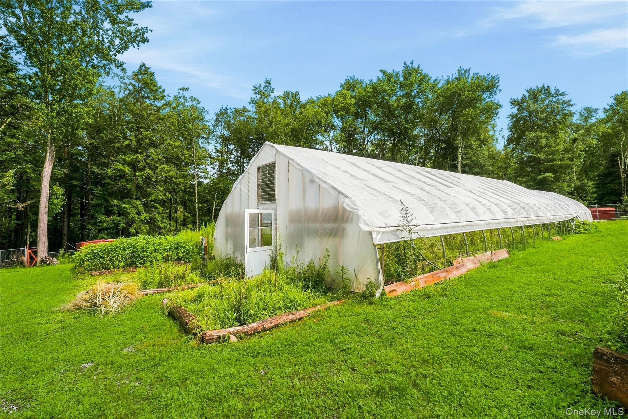 985 Cold Spring Road Property Photo 3