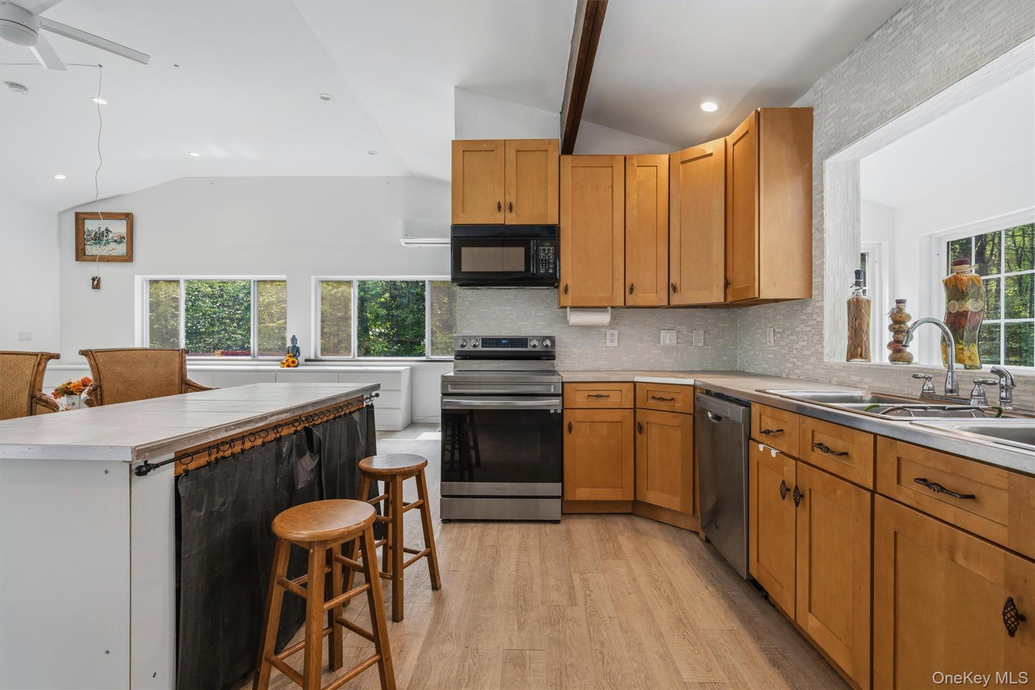 985 Cold Spring Road Property Photo 15