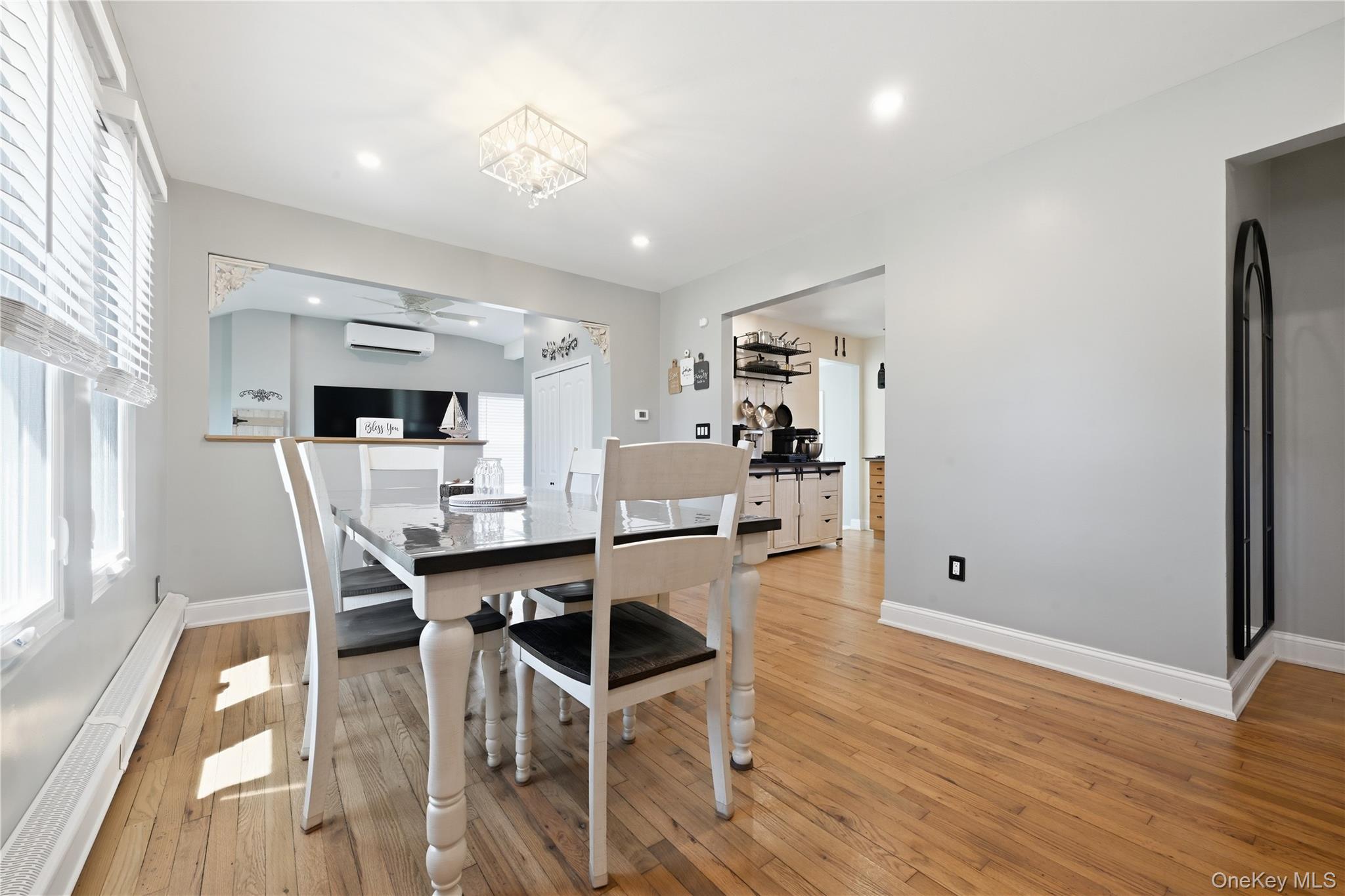 1363 Manatuck Boulevard Property Photo 3