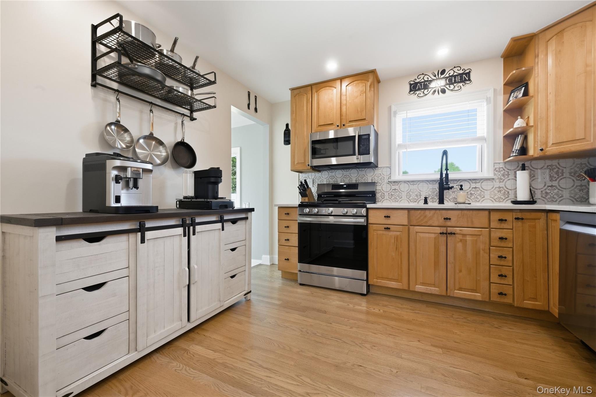 1363 Manatuck Boulevard Property Photo 8
