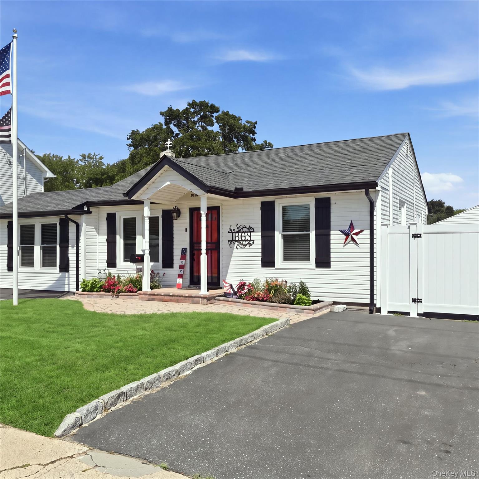 1363 Manatuck Boulevard Property Photo 28