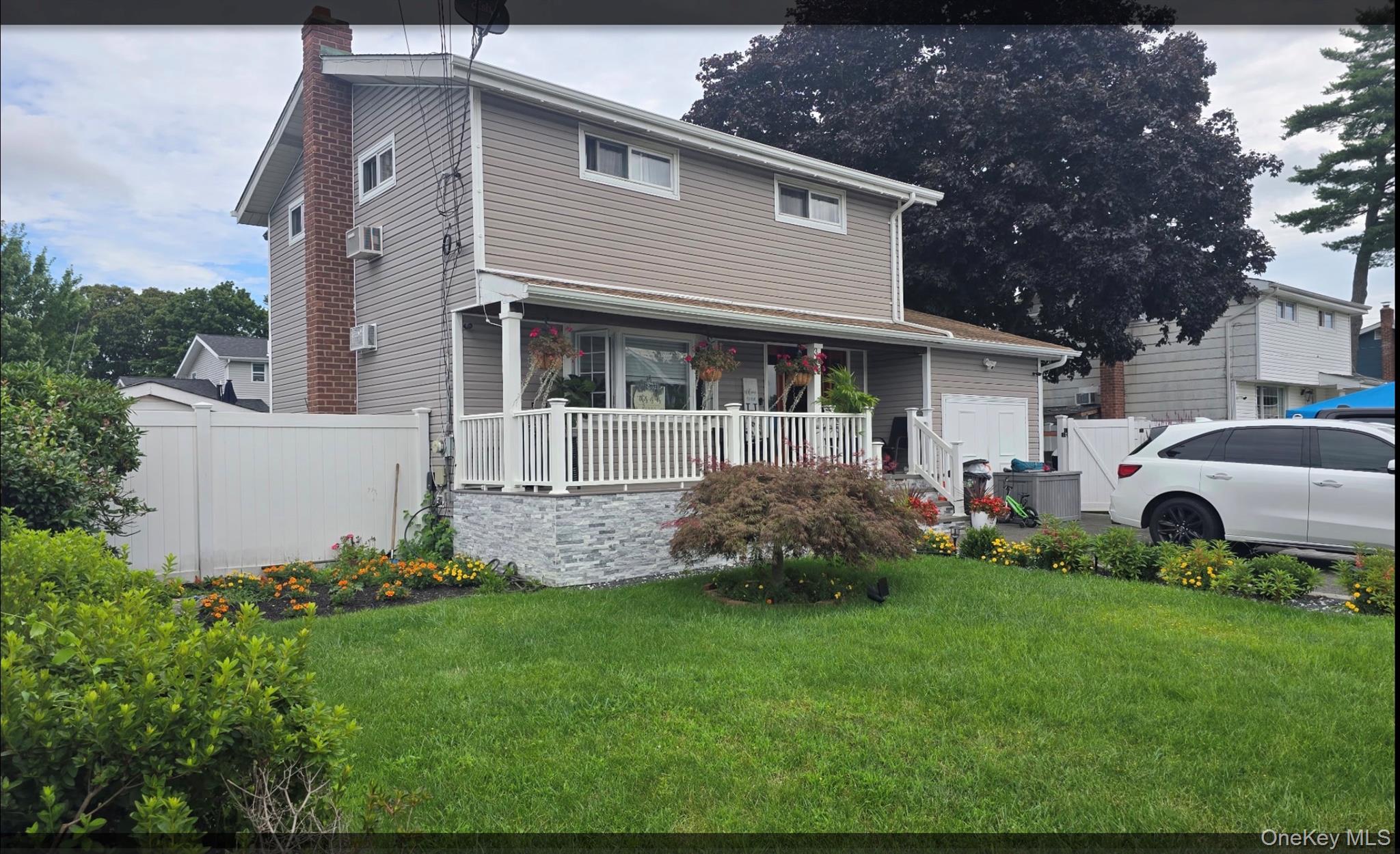 353 Barleau Street Property Photo 6