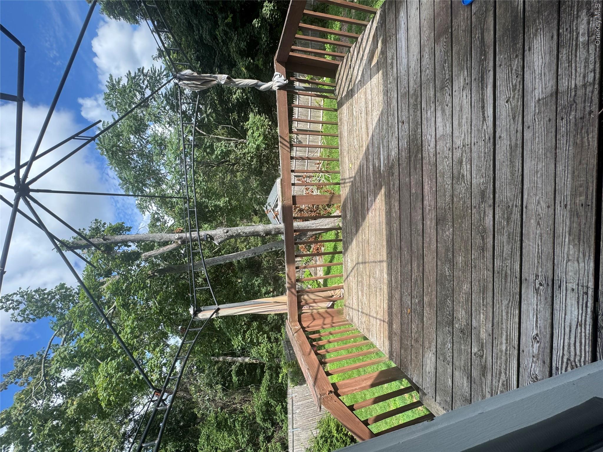 425 Landing Avenue Property Photo 17