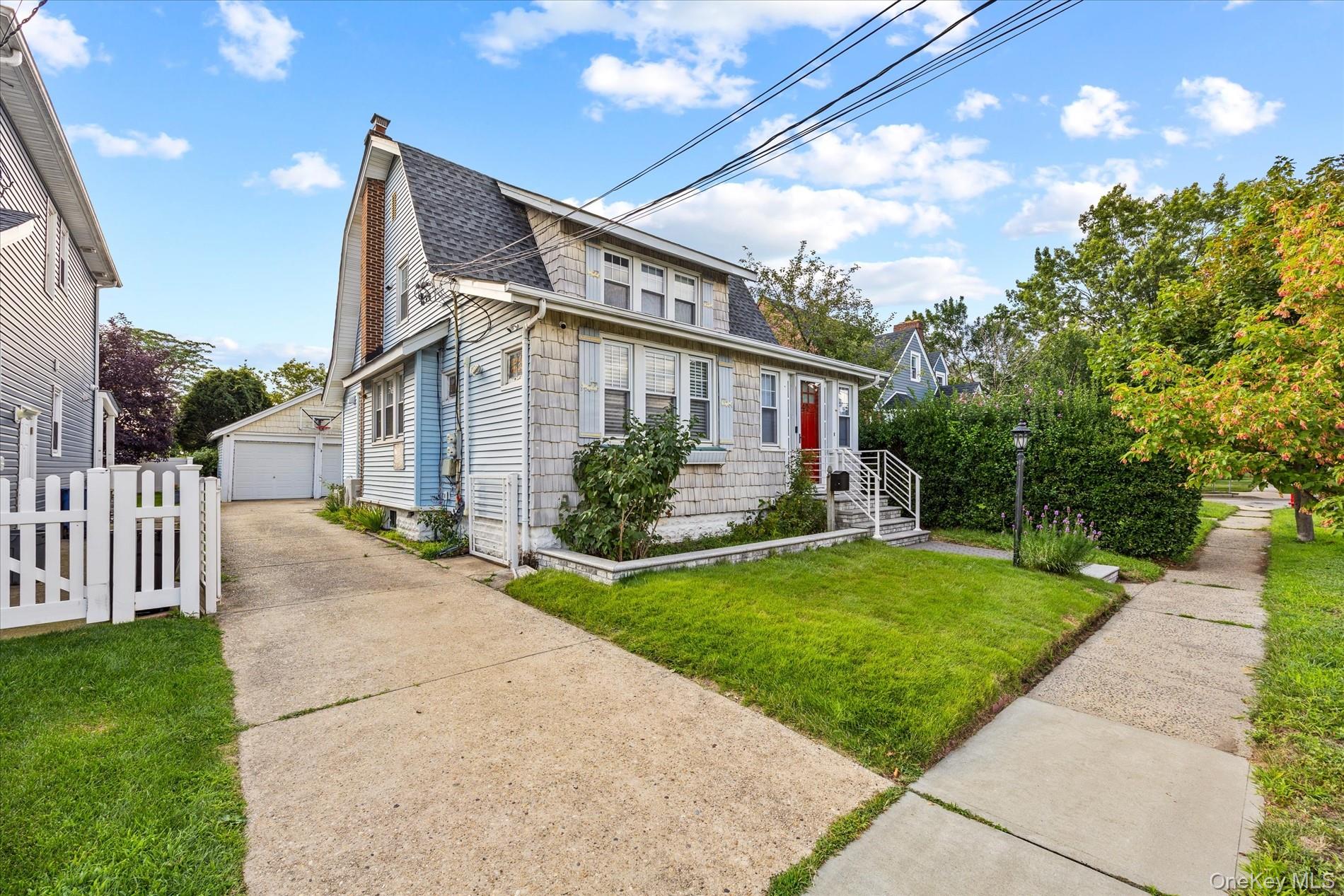 42 N Corona Avenue Property Photo 1