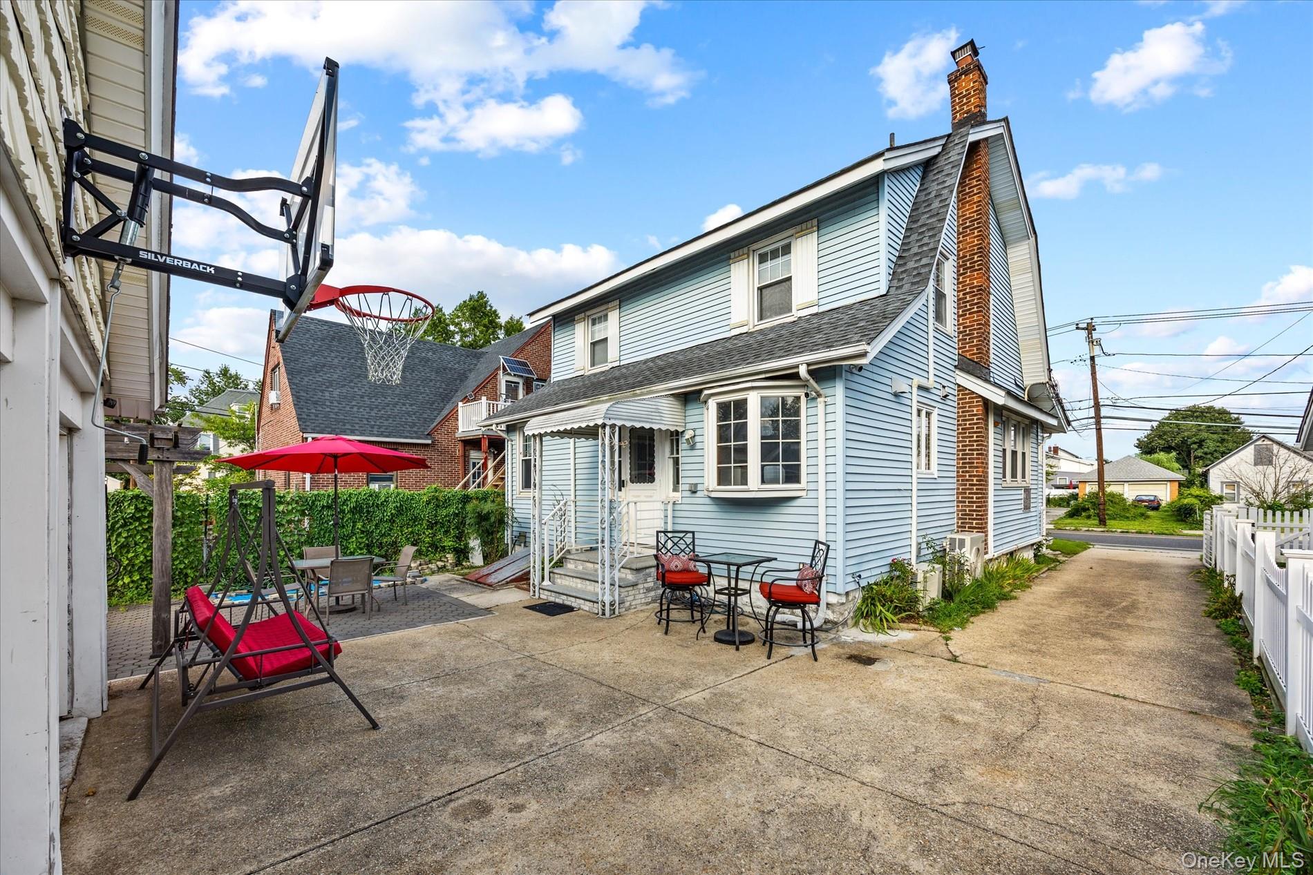42 N Corona Avenue Property Photo 3