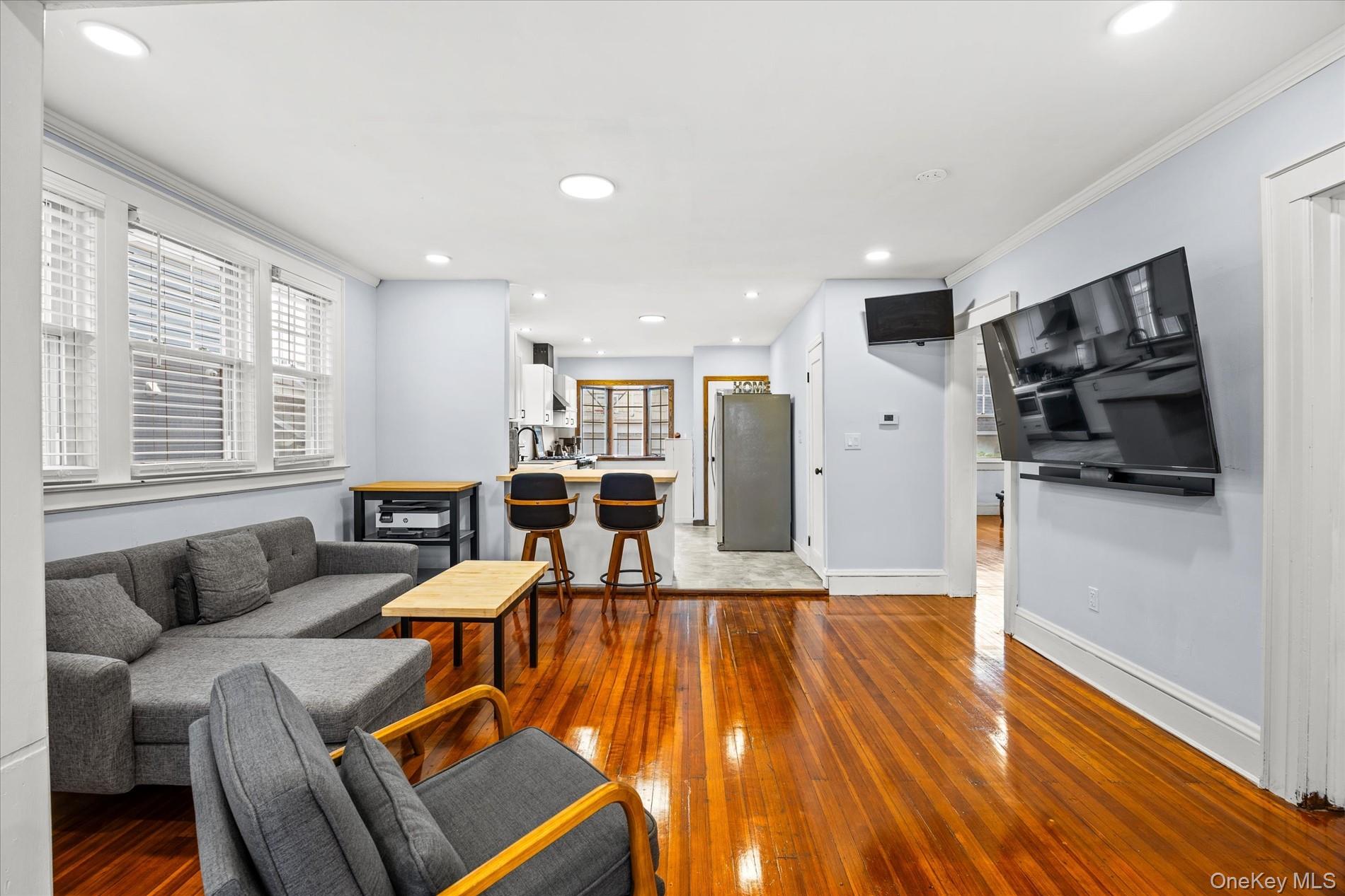 42 N Corona Avenue Property Photo 8