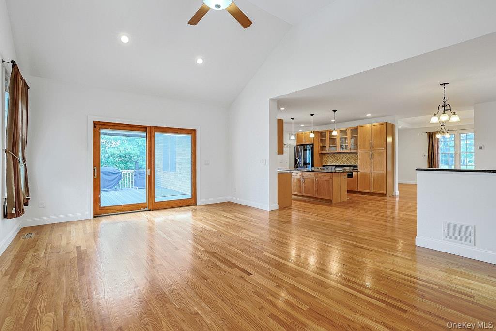 465 North Street Property Photo 10