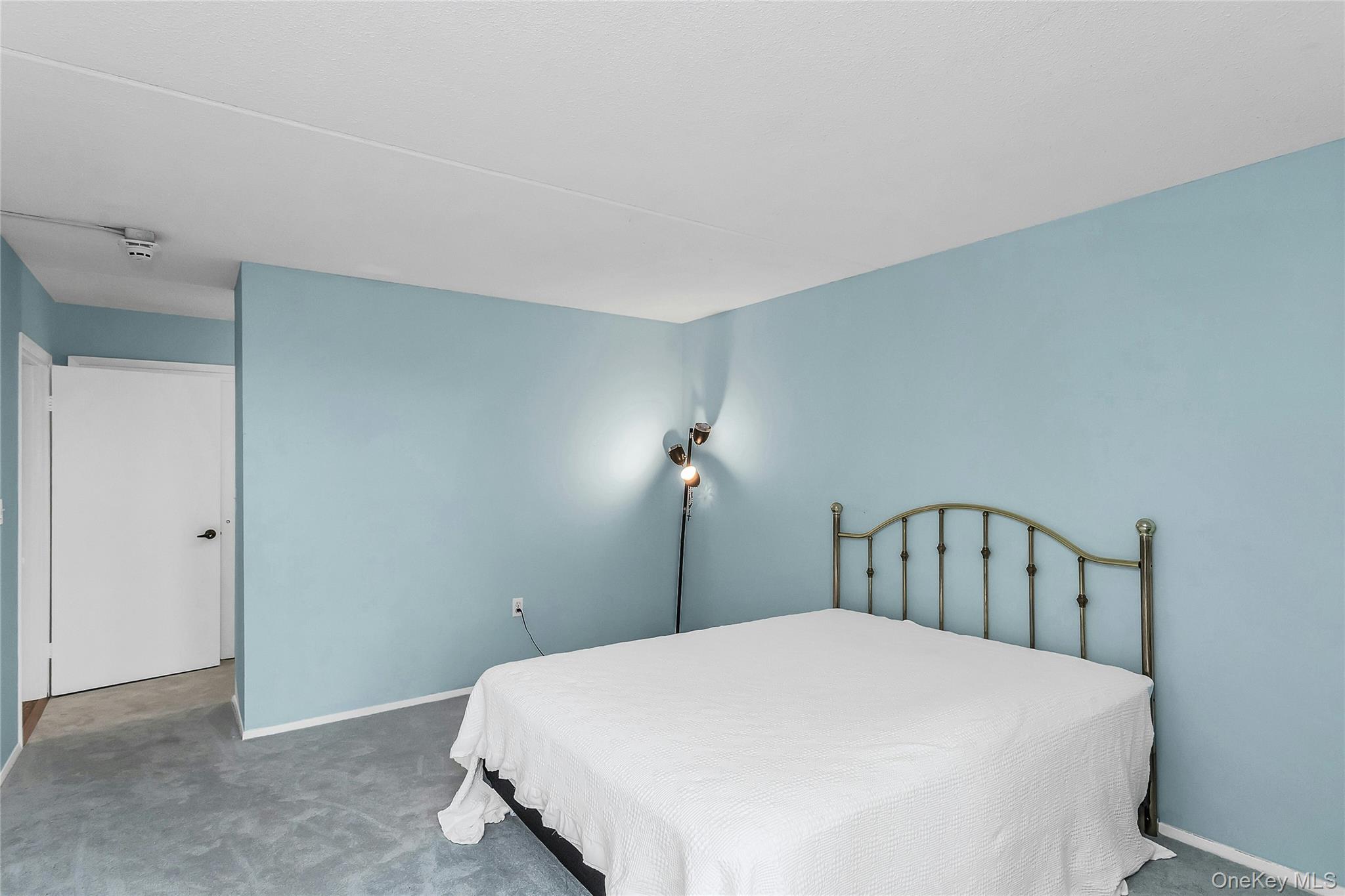 800 Willis Avenue 105 Property Photo 12