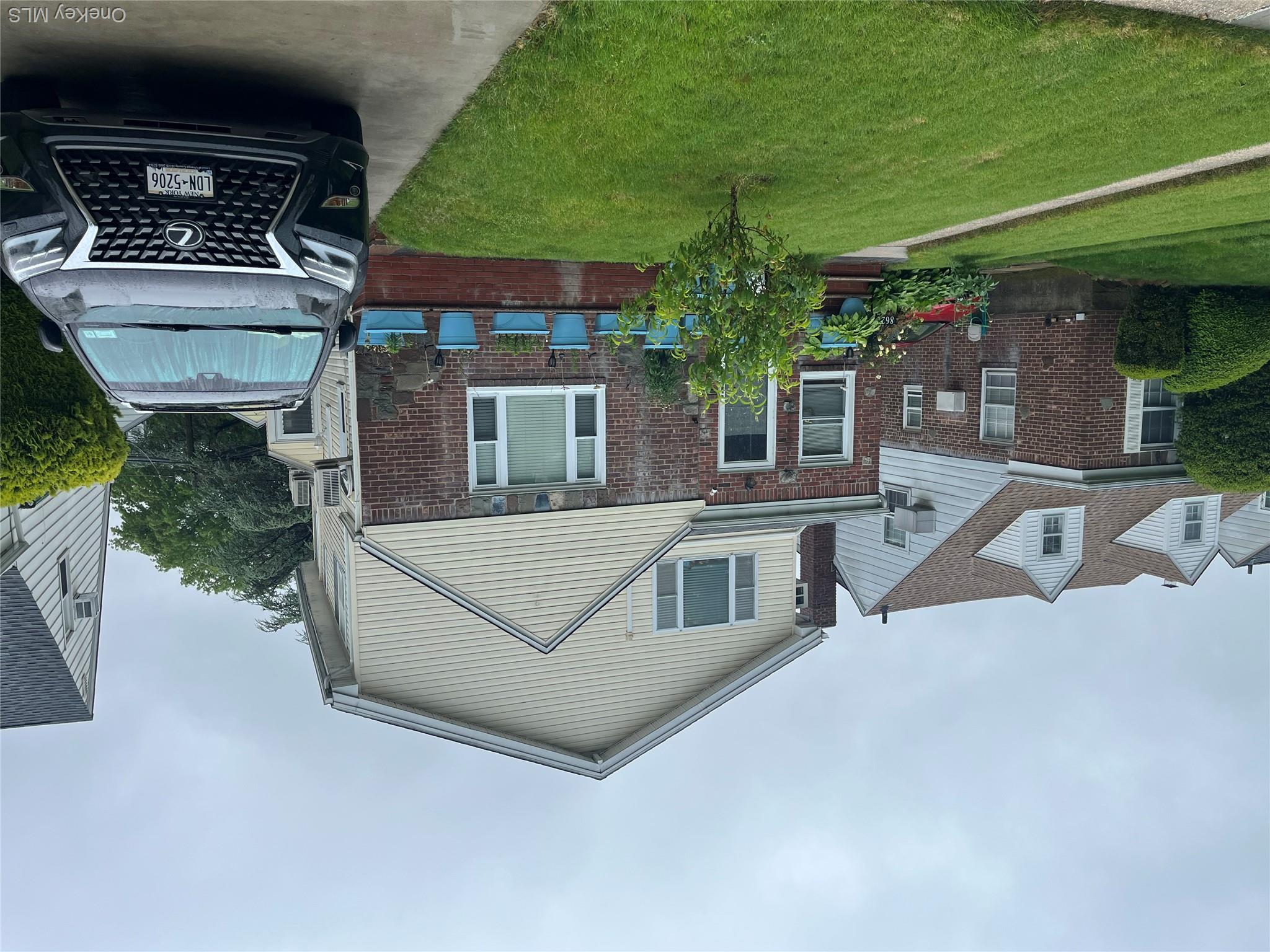 8622 251st Street Property Photo 1