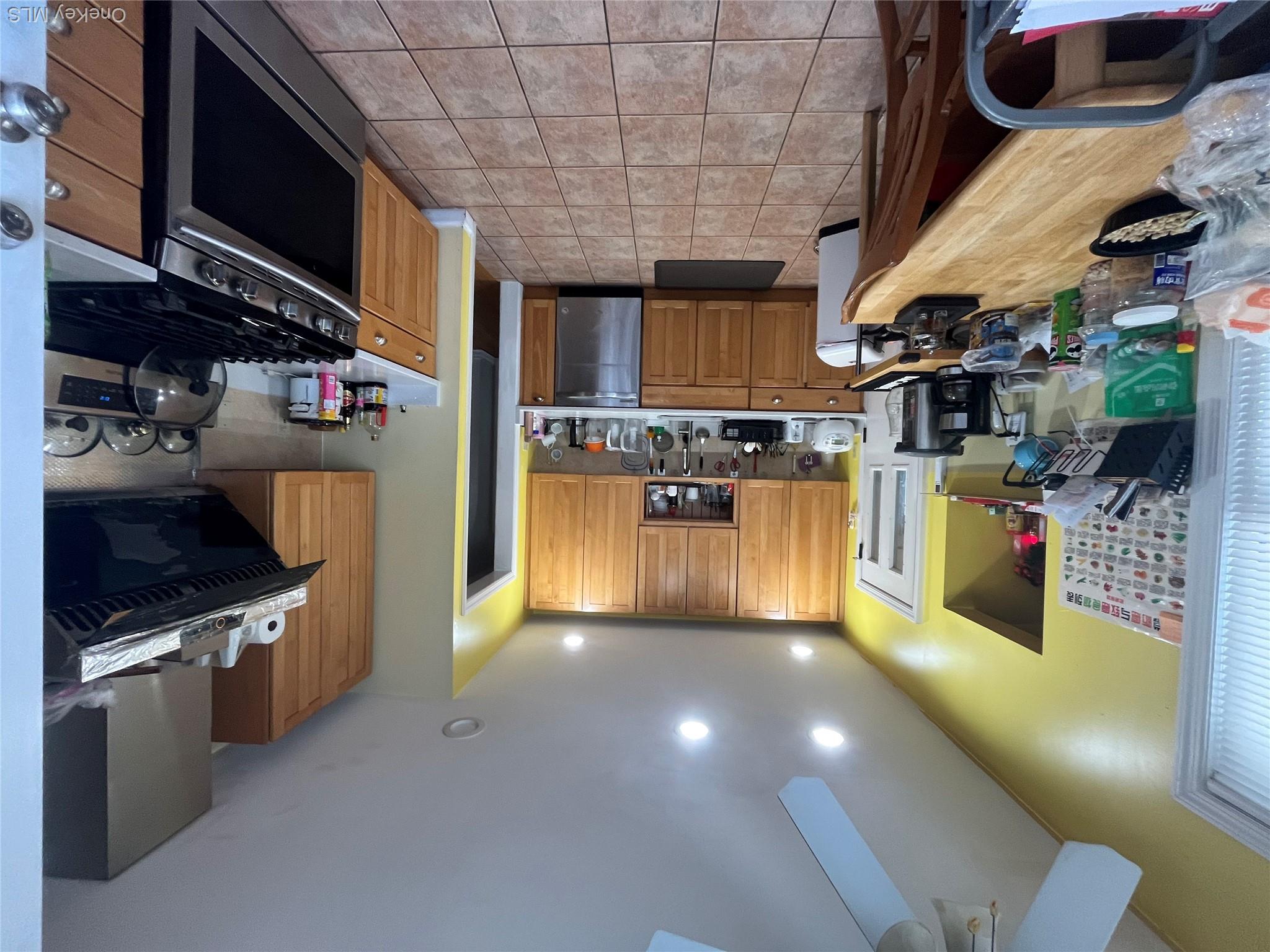 8622 251st Street Property Photo 5