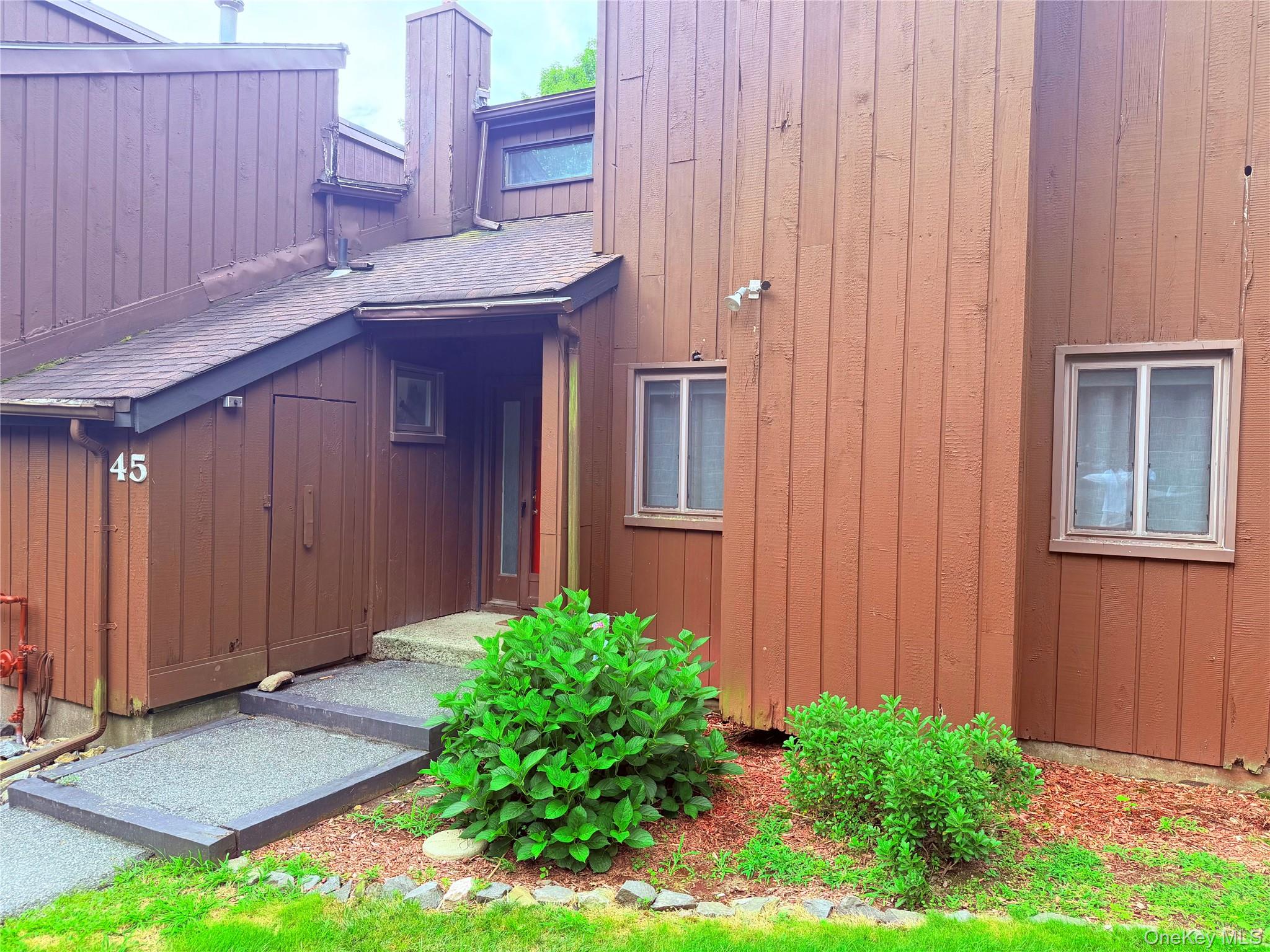 45 Redwood Drive Property Photo 2