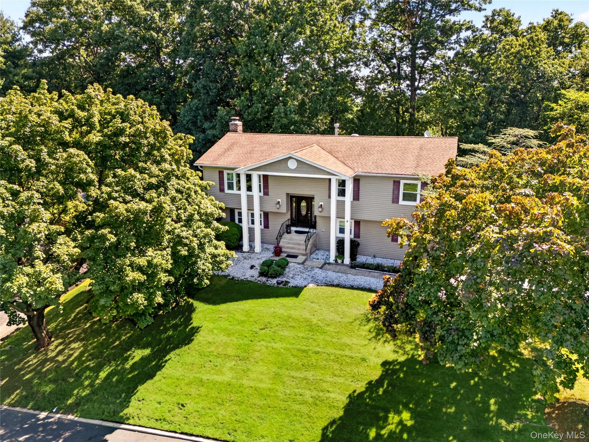 4 Rockridge Drive Property Photo 1