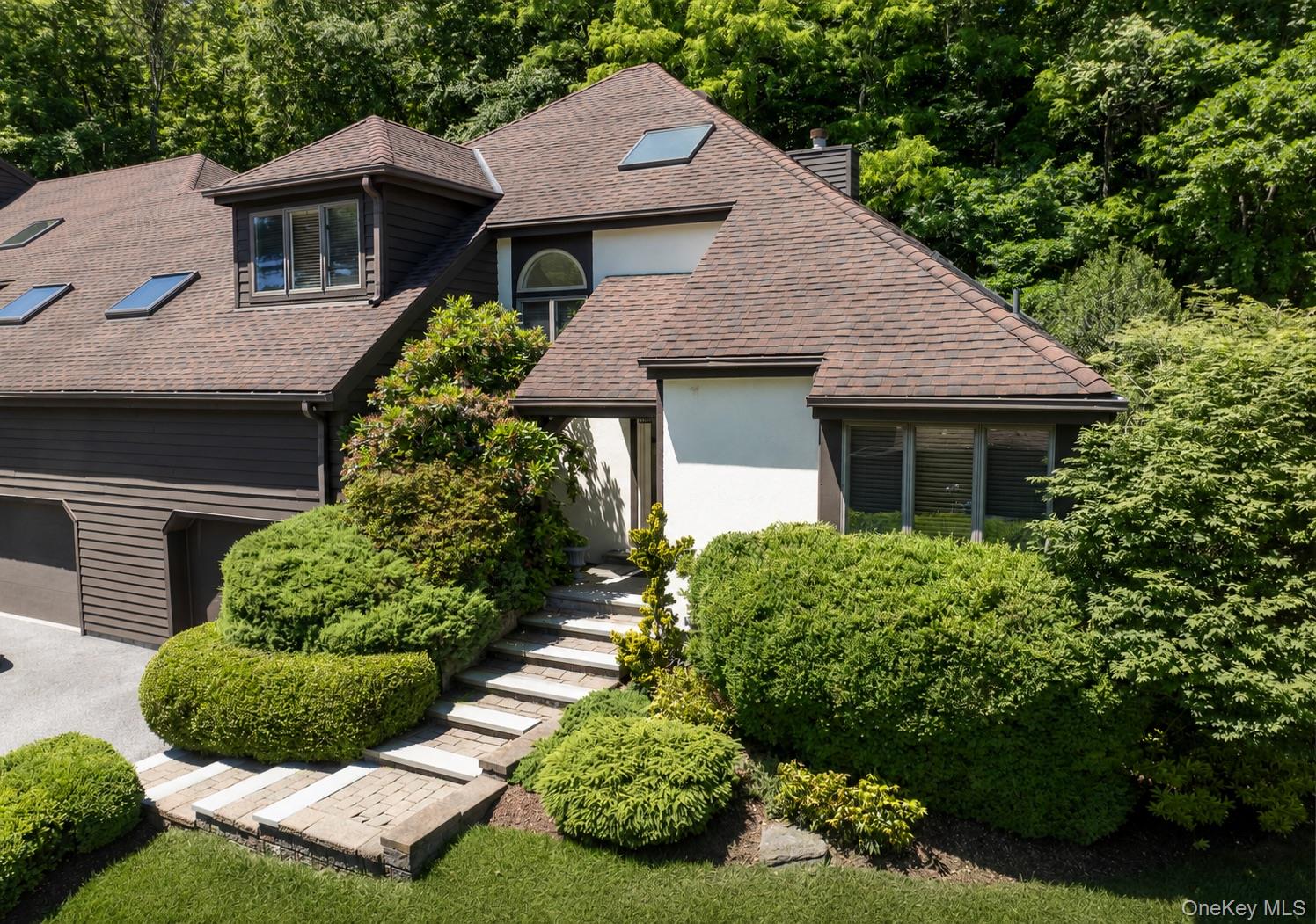 31 Cotswold Drive Property Photo 4
