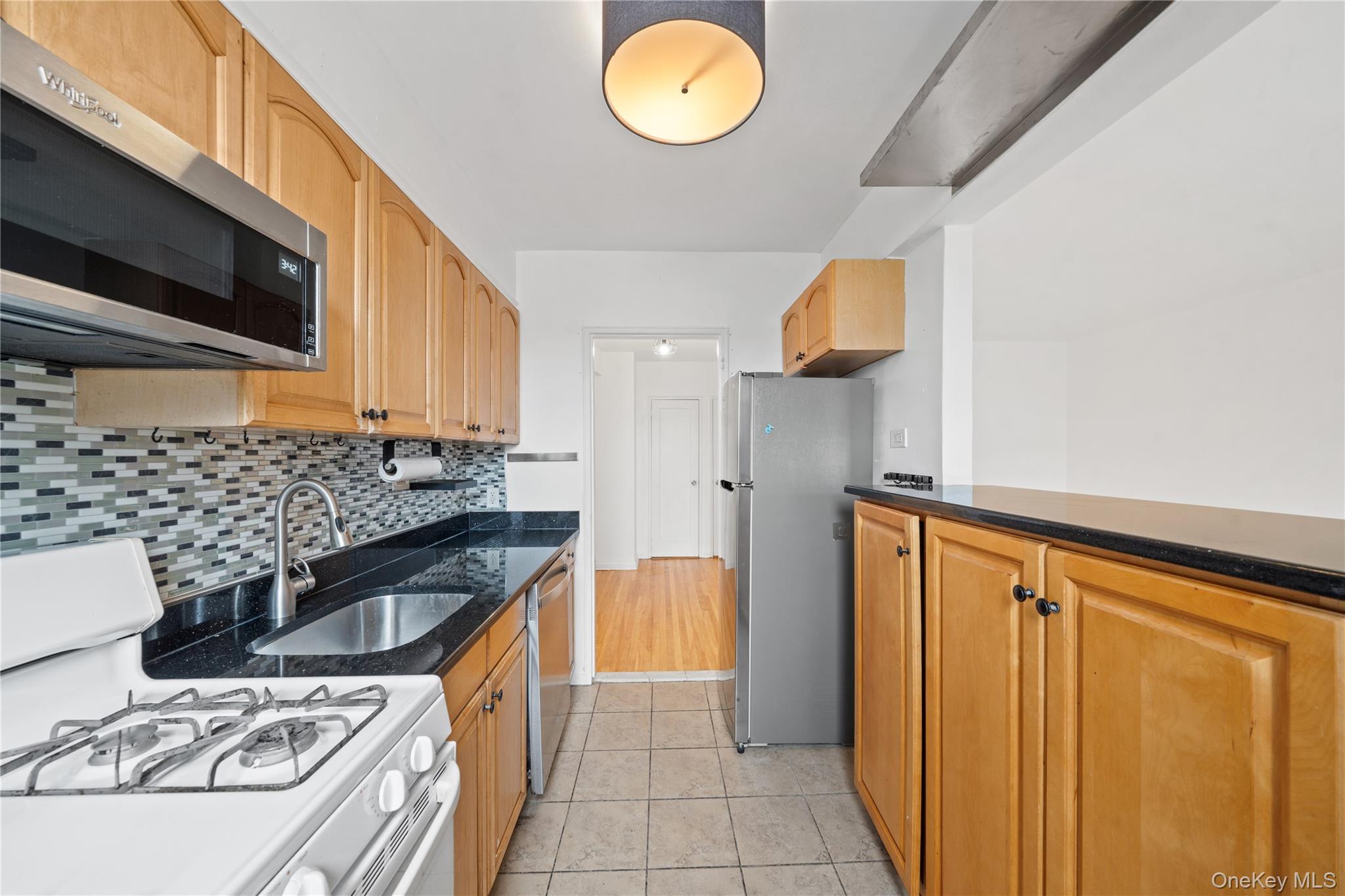 88-10 35th Avenue 3f Property Photo 5