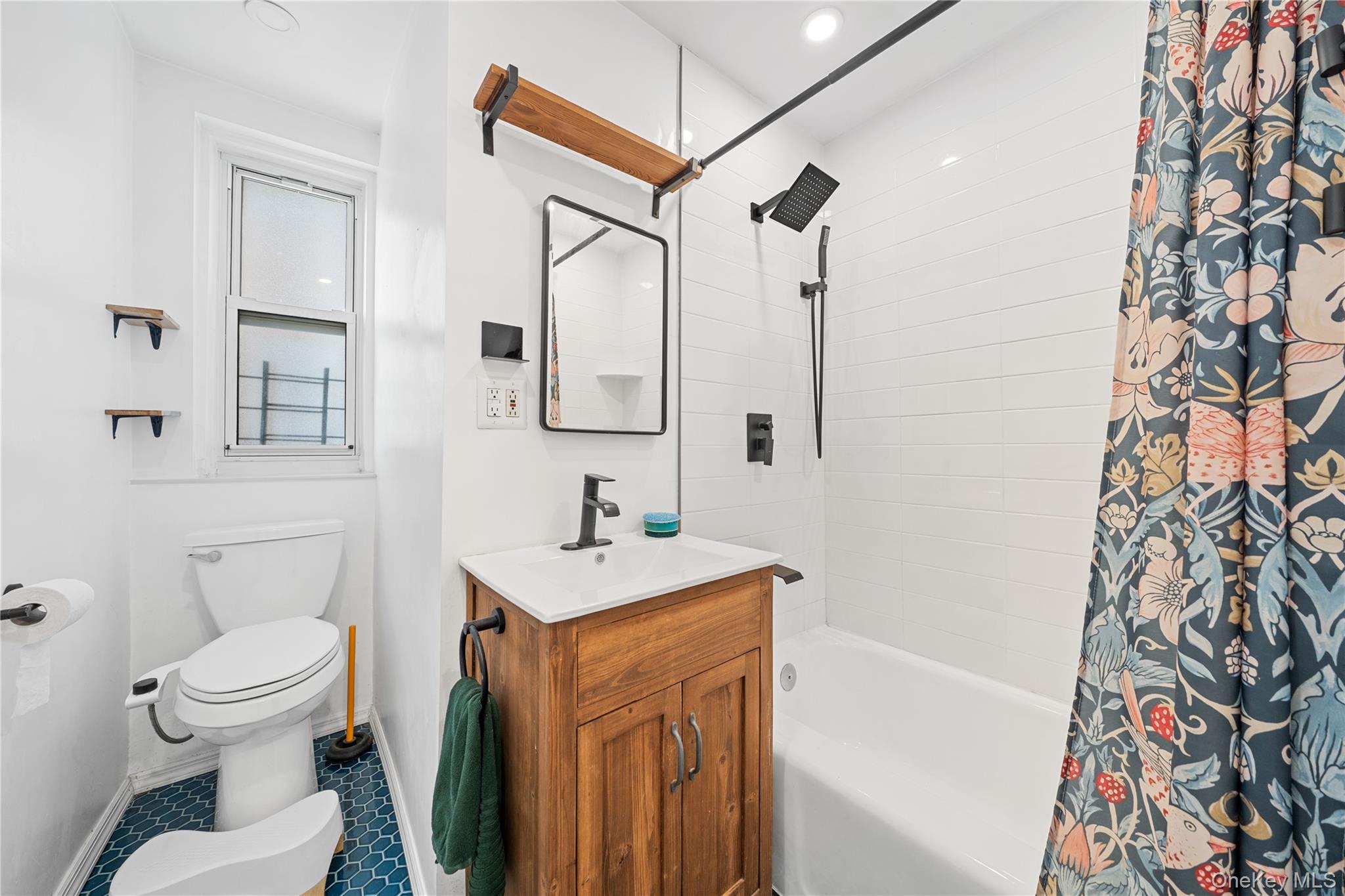 88-10 35th Avenue 3f Property Photo 8