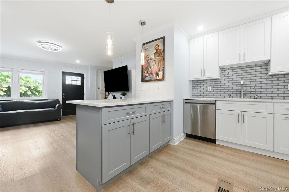 913 Merillon Avenue Property Photo 11