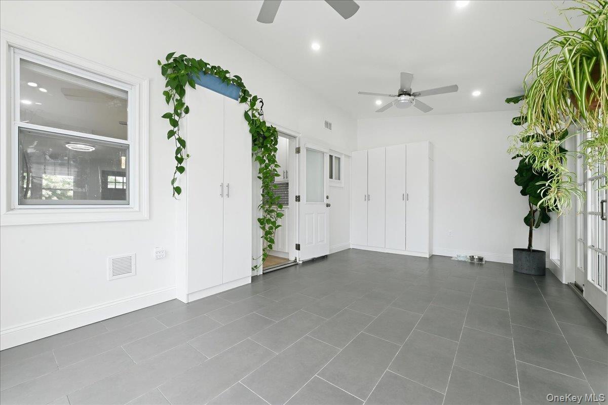 913 Merillon Avenue Property Photo 15