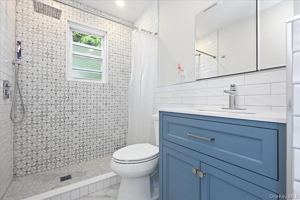 913 Merillon Avenue Property Photo 23