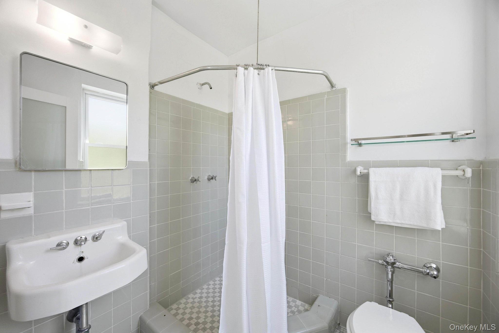 800 Grand Concourse 2dn Property Photo 9