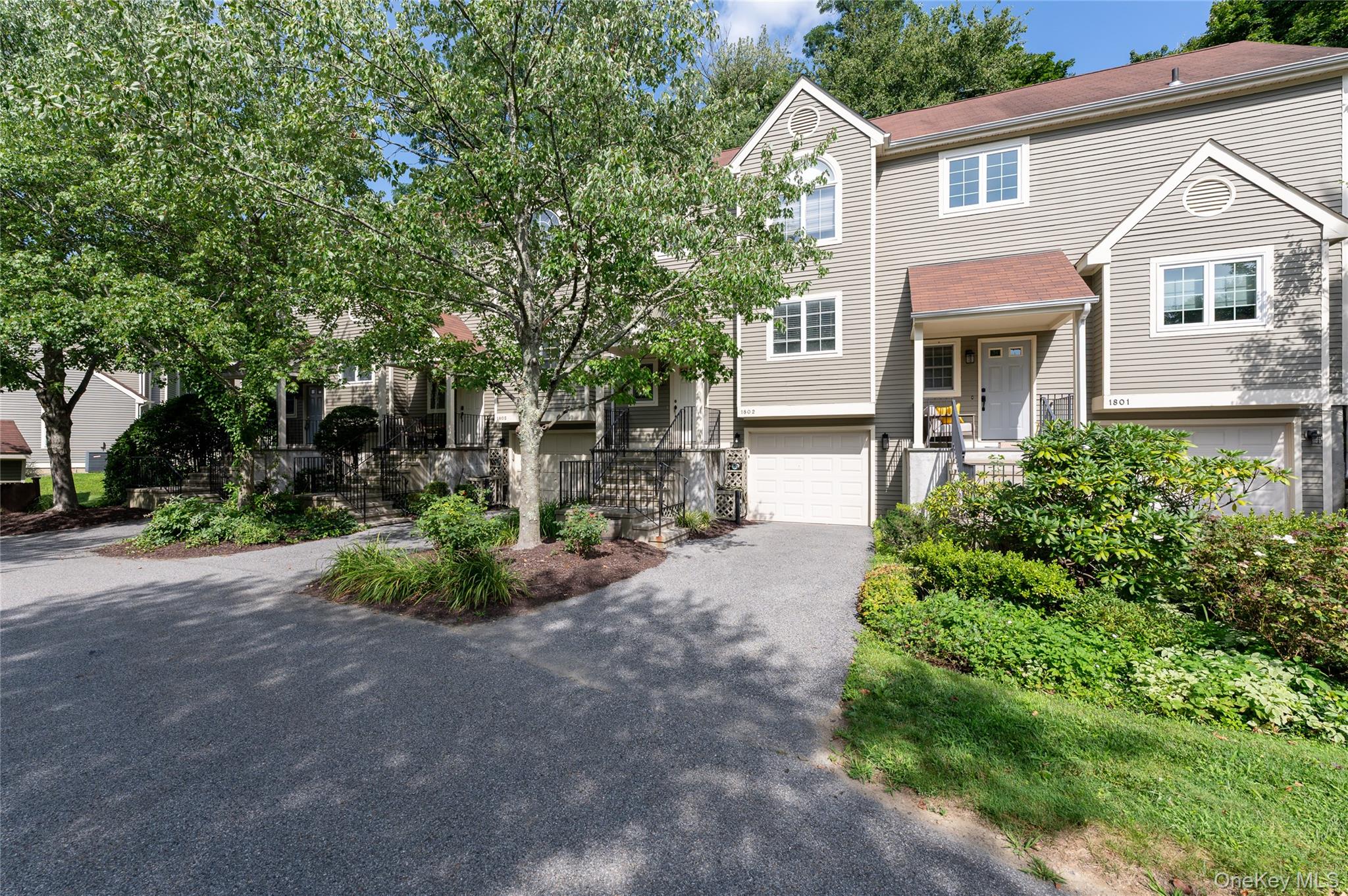 1802 Regent Drive Property Photo 2