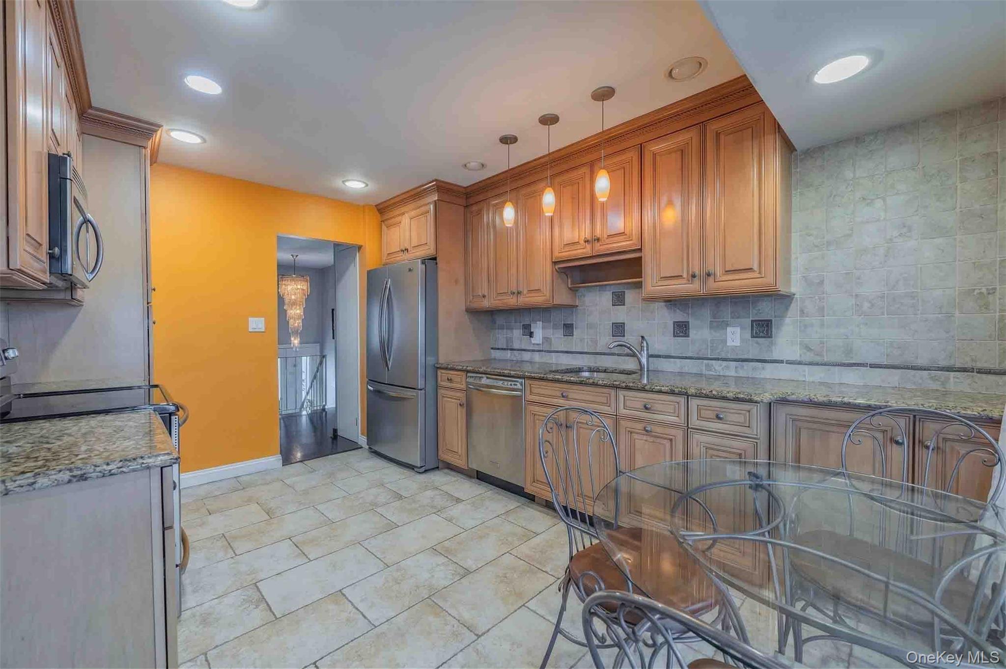 3232 Ocean Harbor Drive Property Photo 6