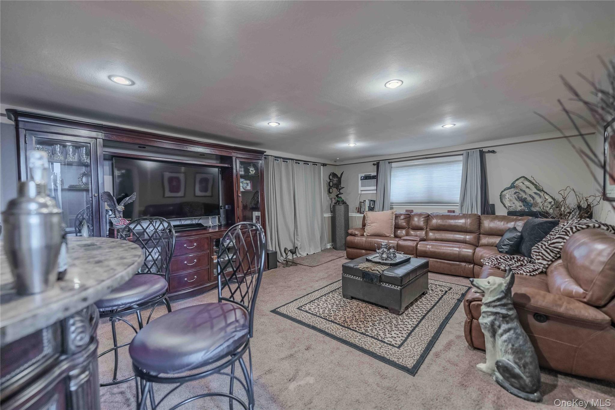 3232 Ocean Harbor Drive Property Photo 9