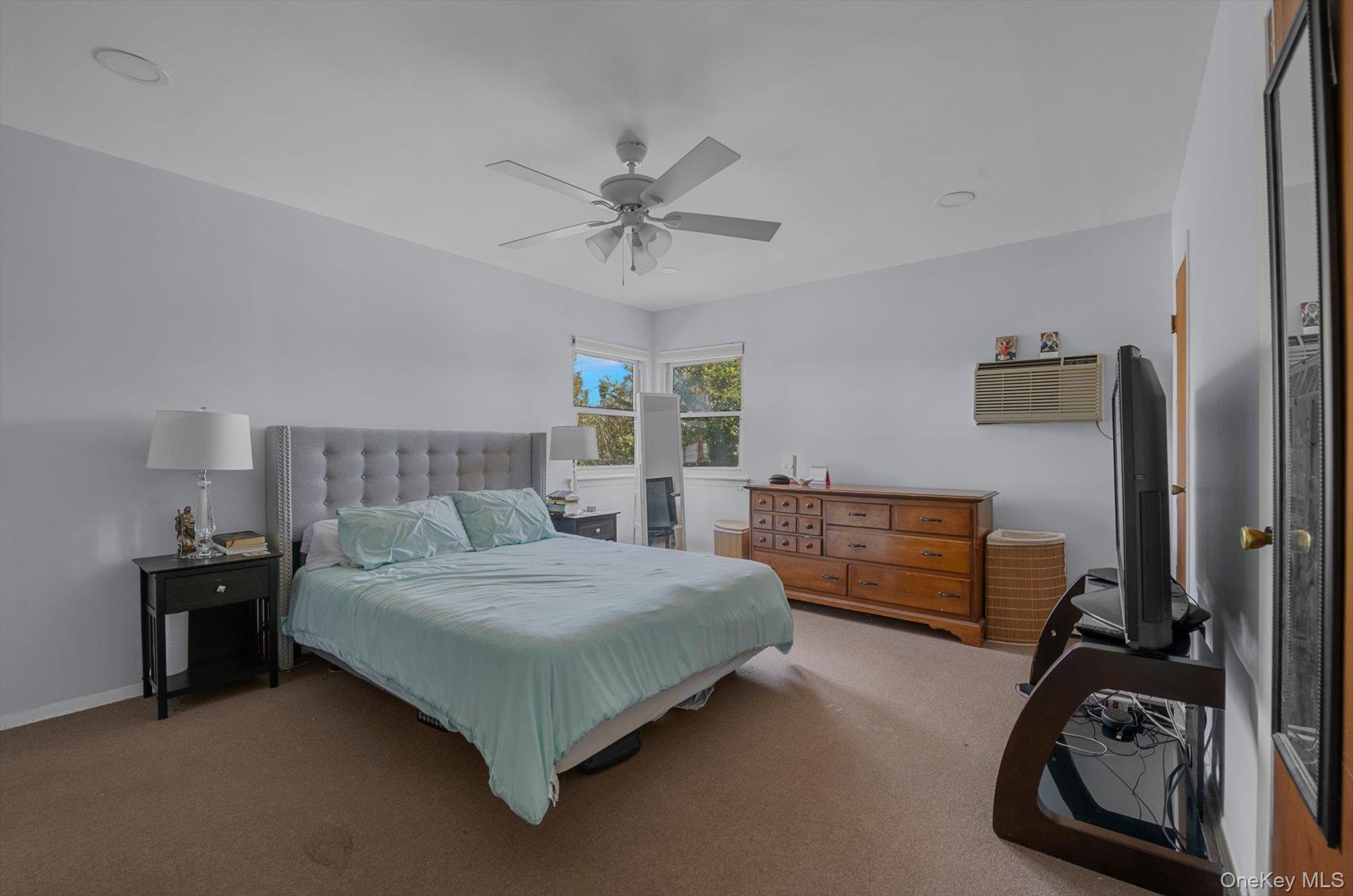 430 Violet Street Property Photo 9