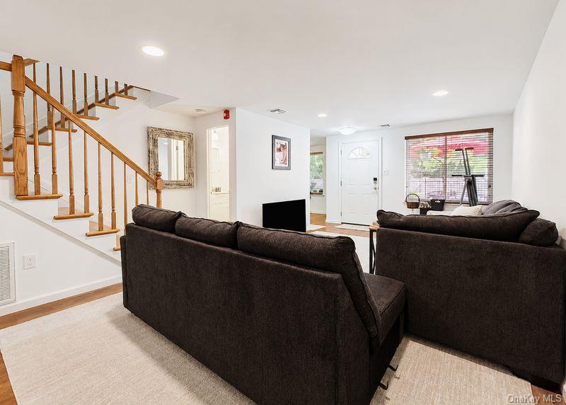 275 Brettonwoods Drive Property Photo 3