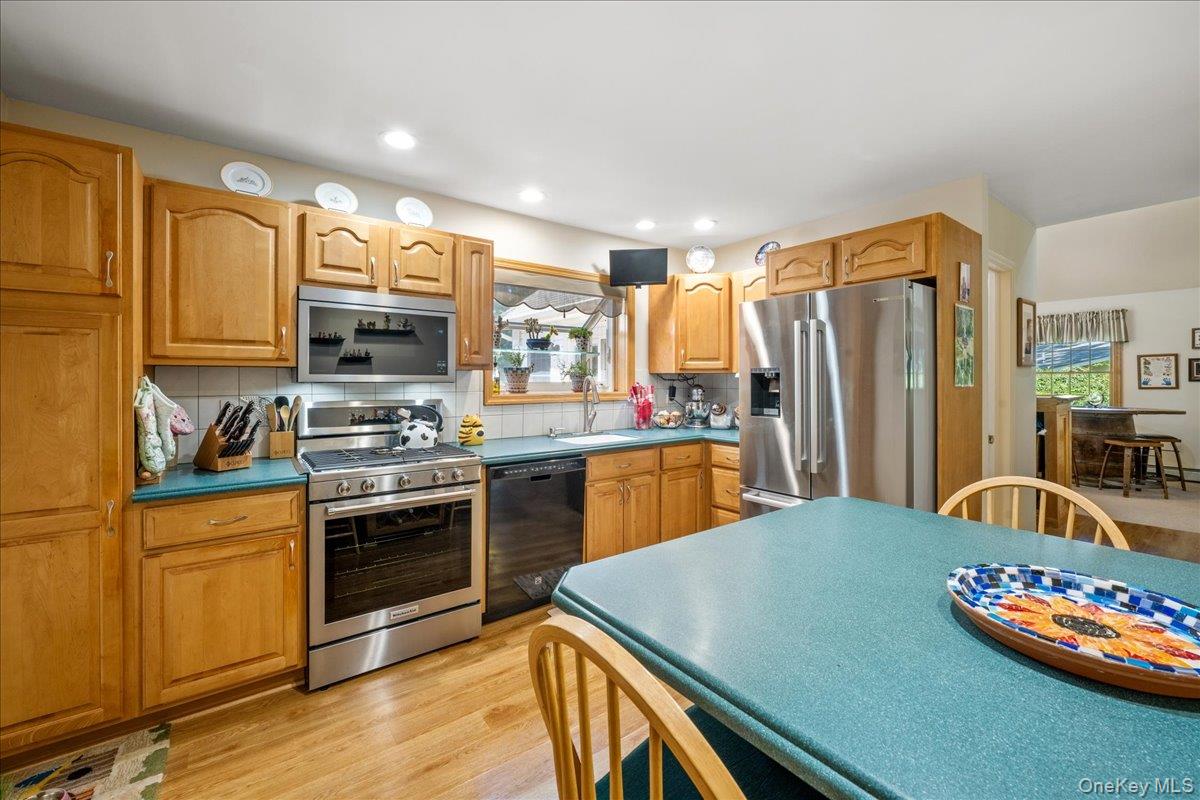 28 Winthrop Drive Property Photo 6