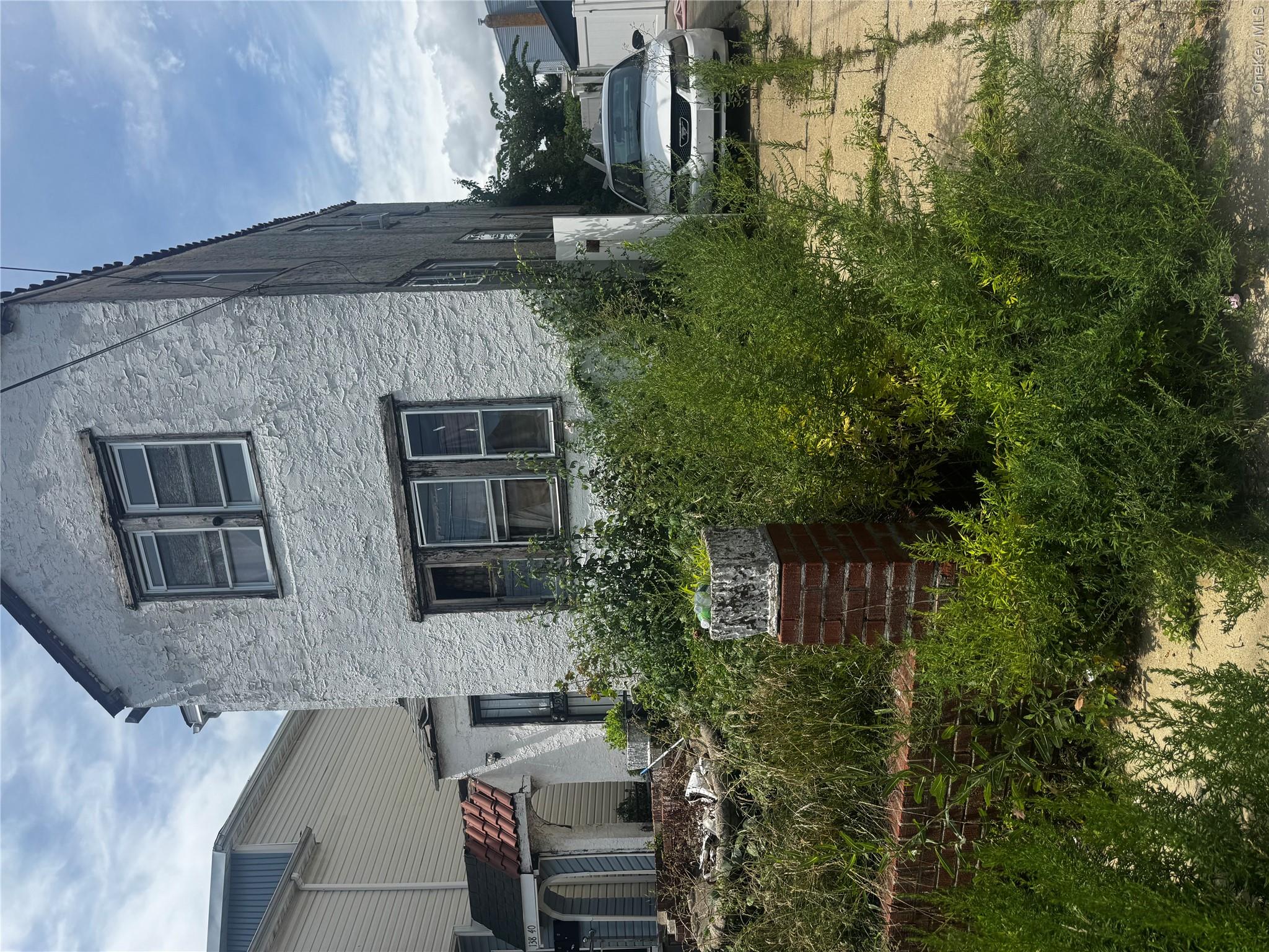 13838 233rd Street Property Photo 3