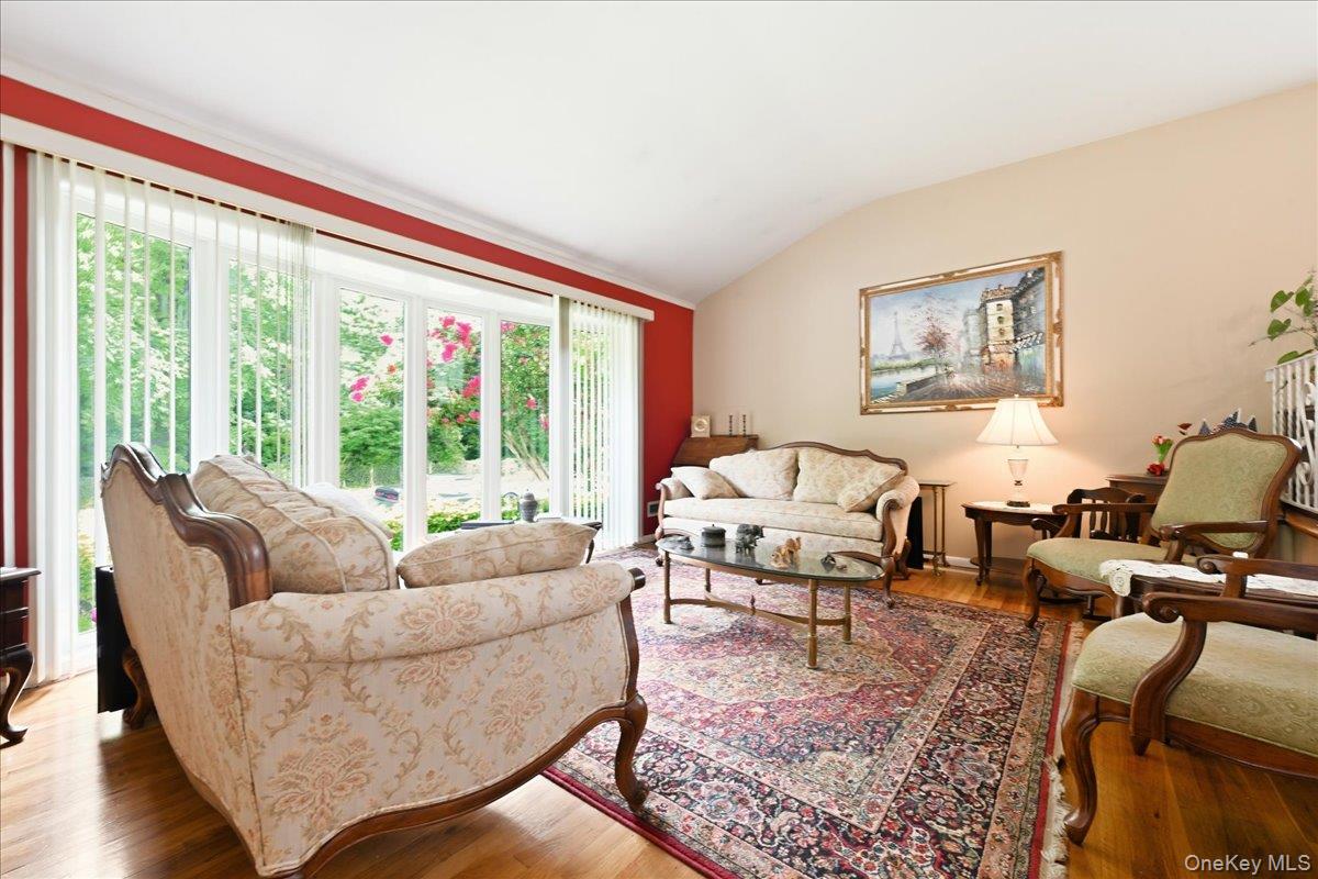 3345 Beltagh Avenue Property Photo 8